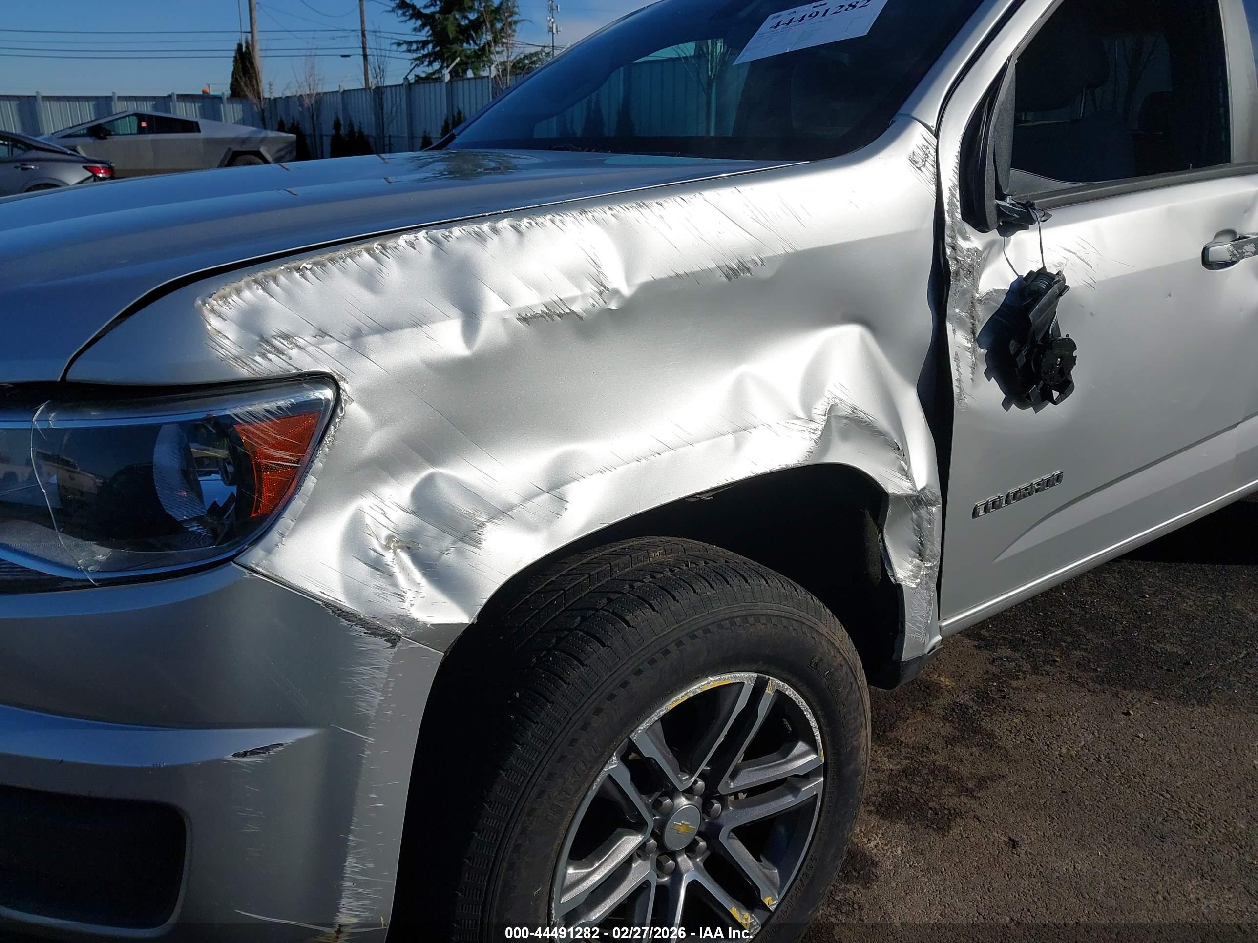 CHEVROLET COLORADO image 6