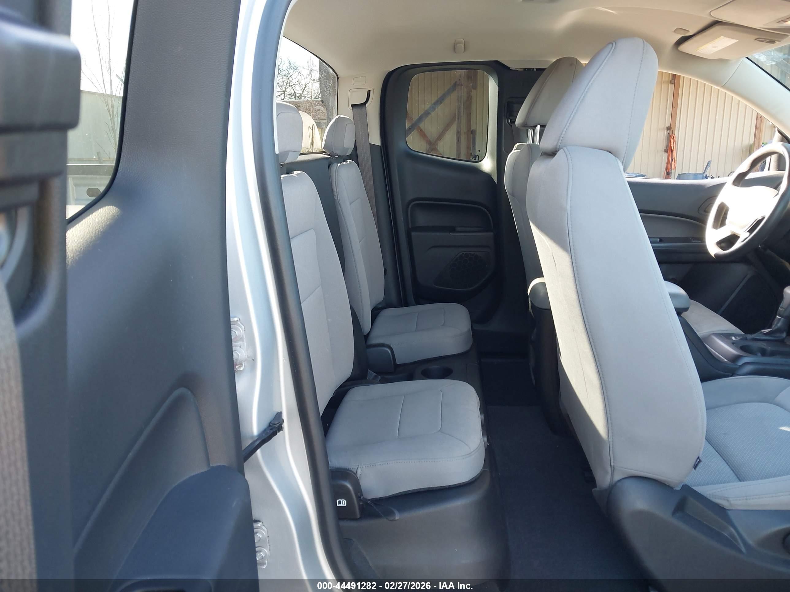 CHEVROLET COLORADO image 8