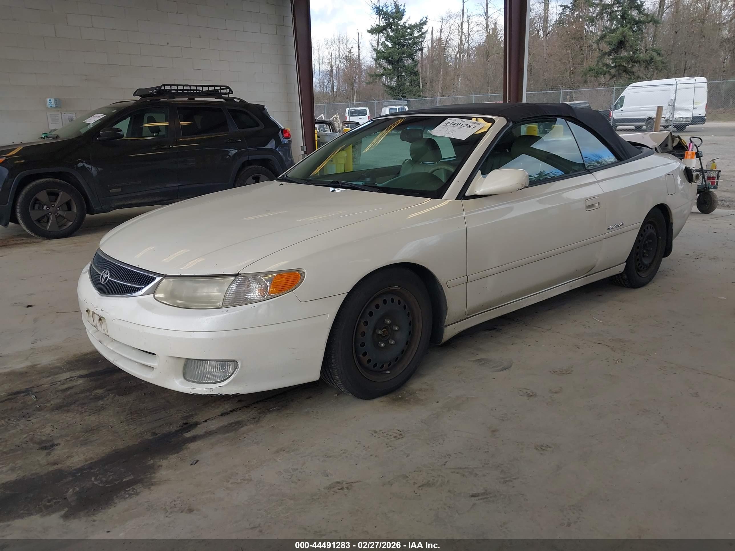 TOYOTA CAMRY image 2