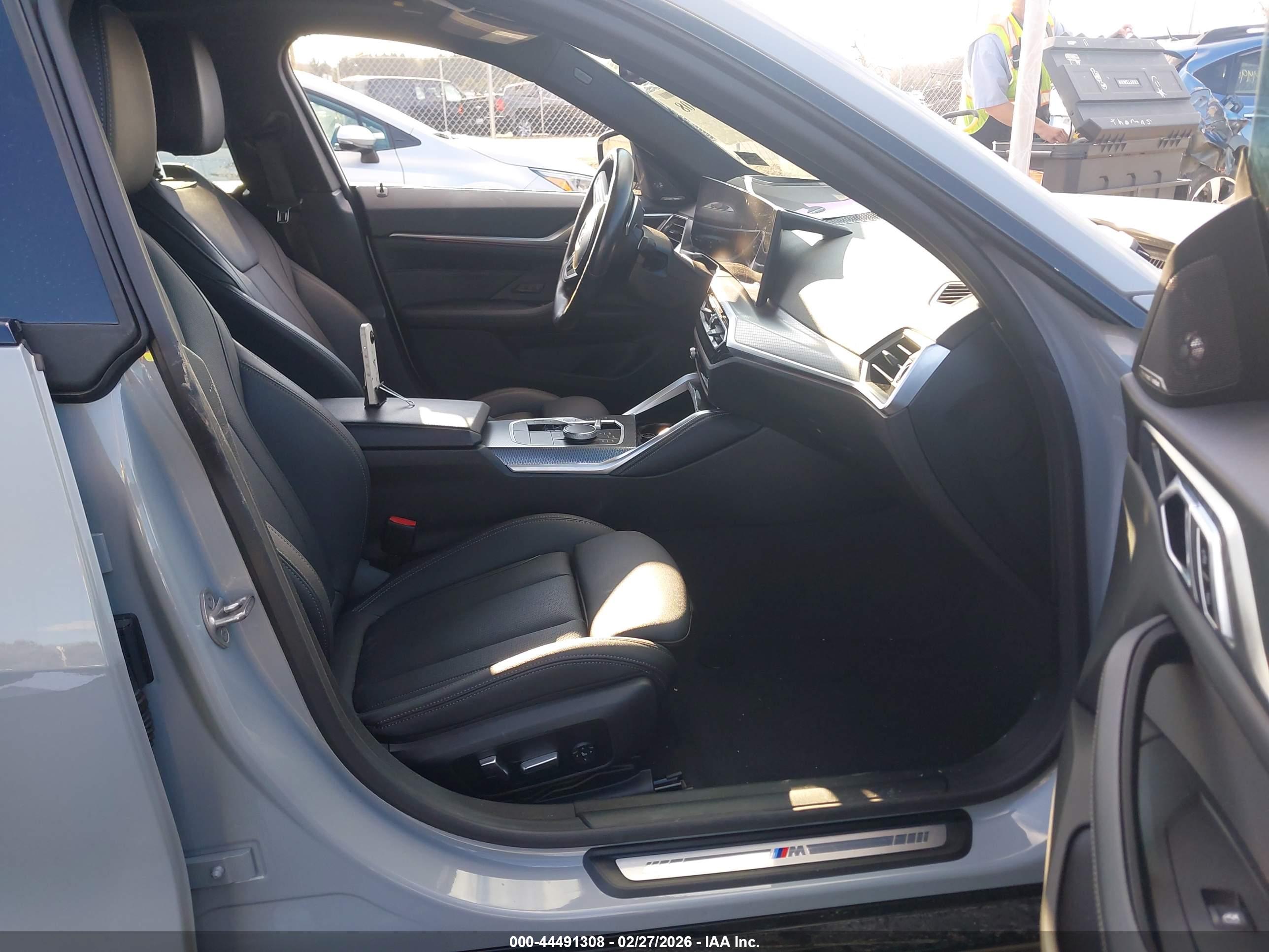 BMW M440I image 5
