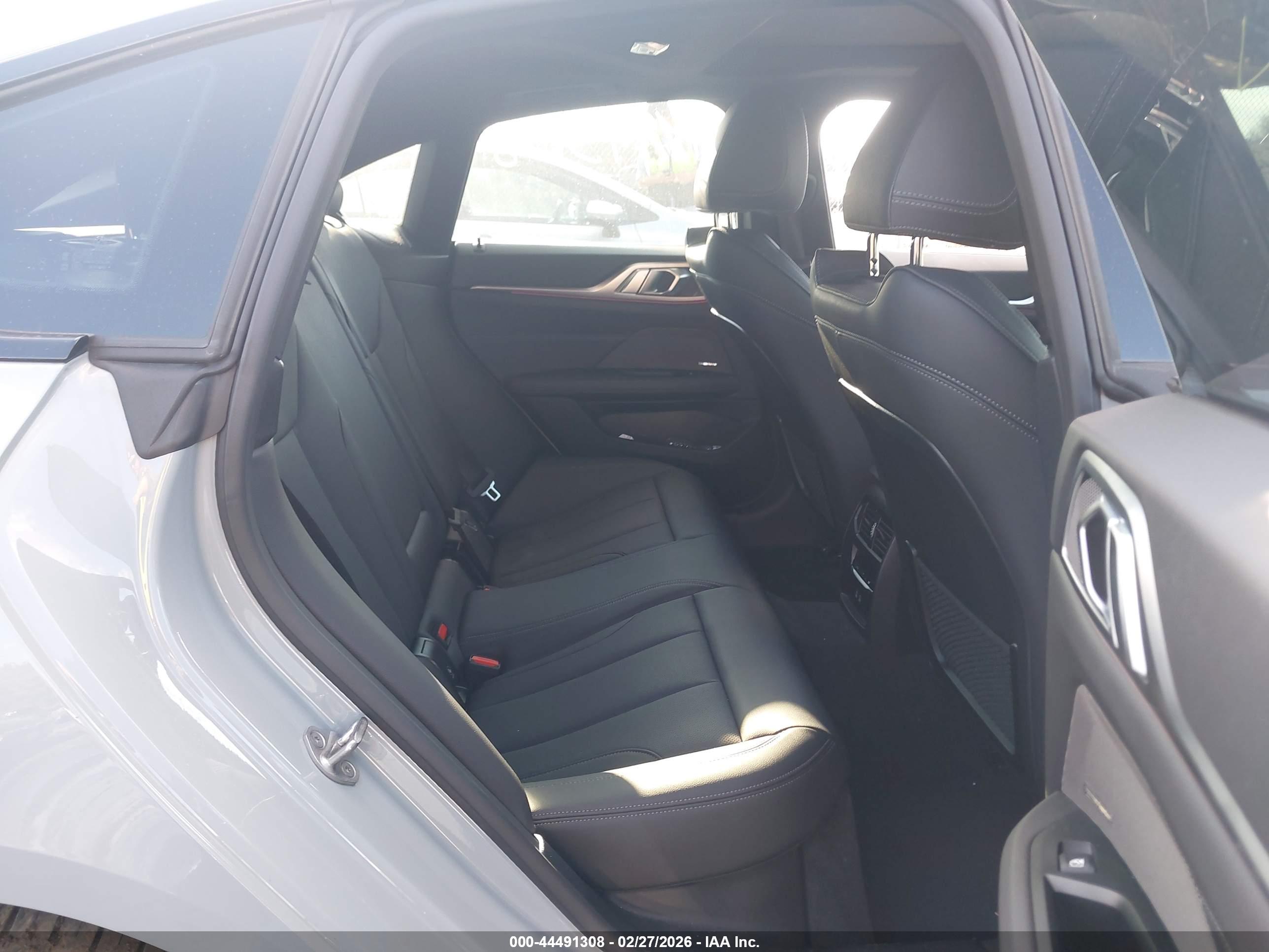 BMW M440I image 8