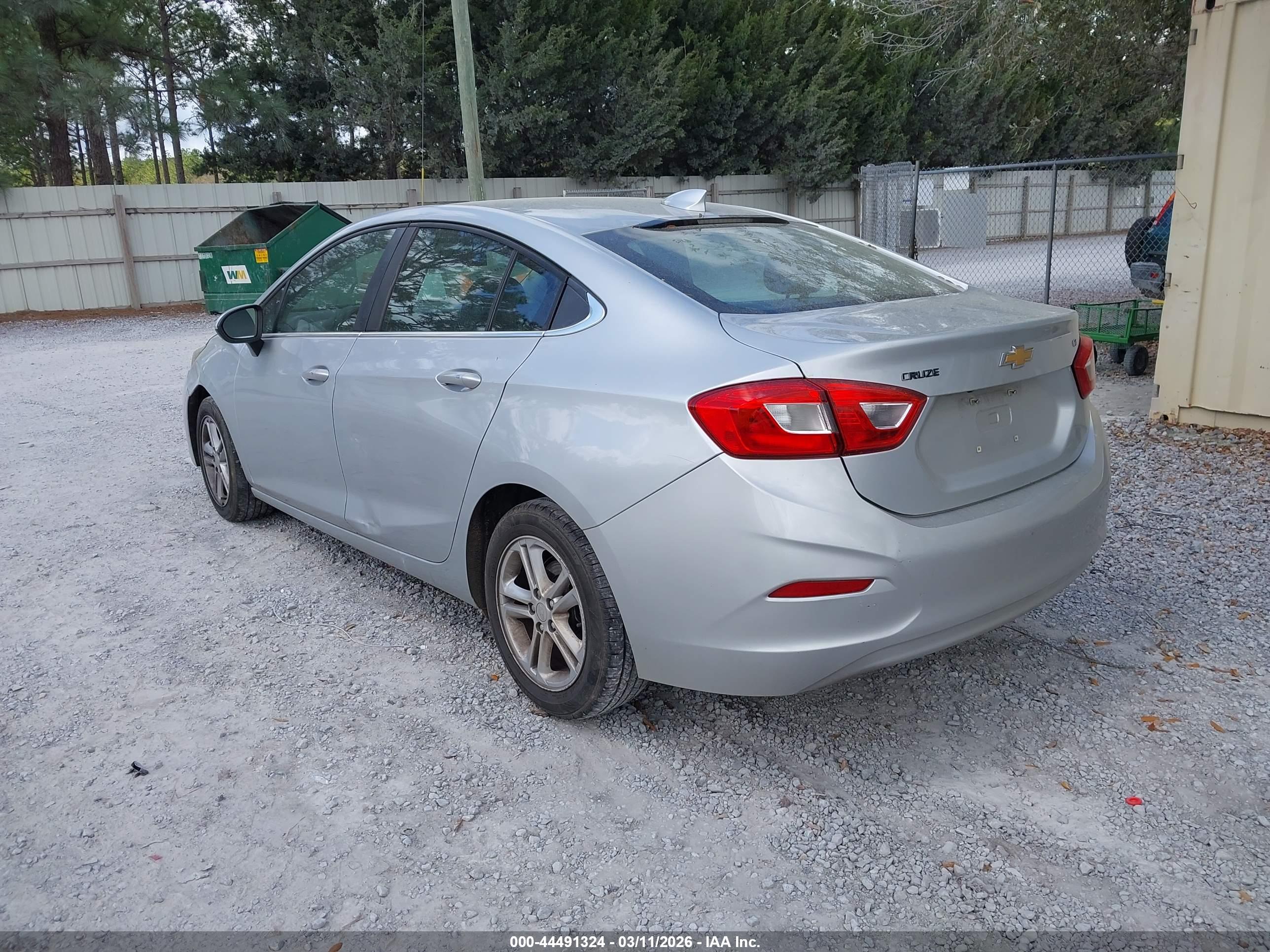 CHEVROLET CRUZE image 3