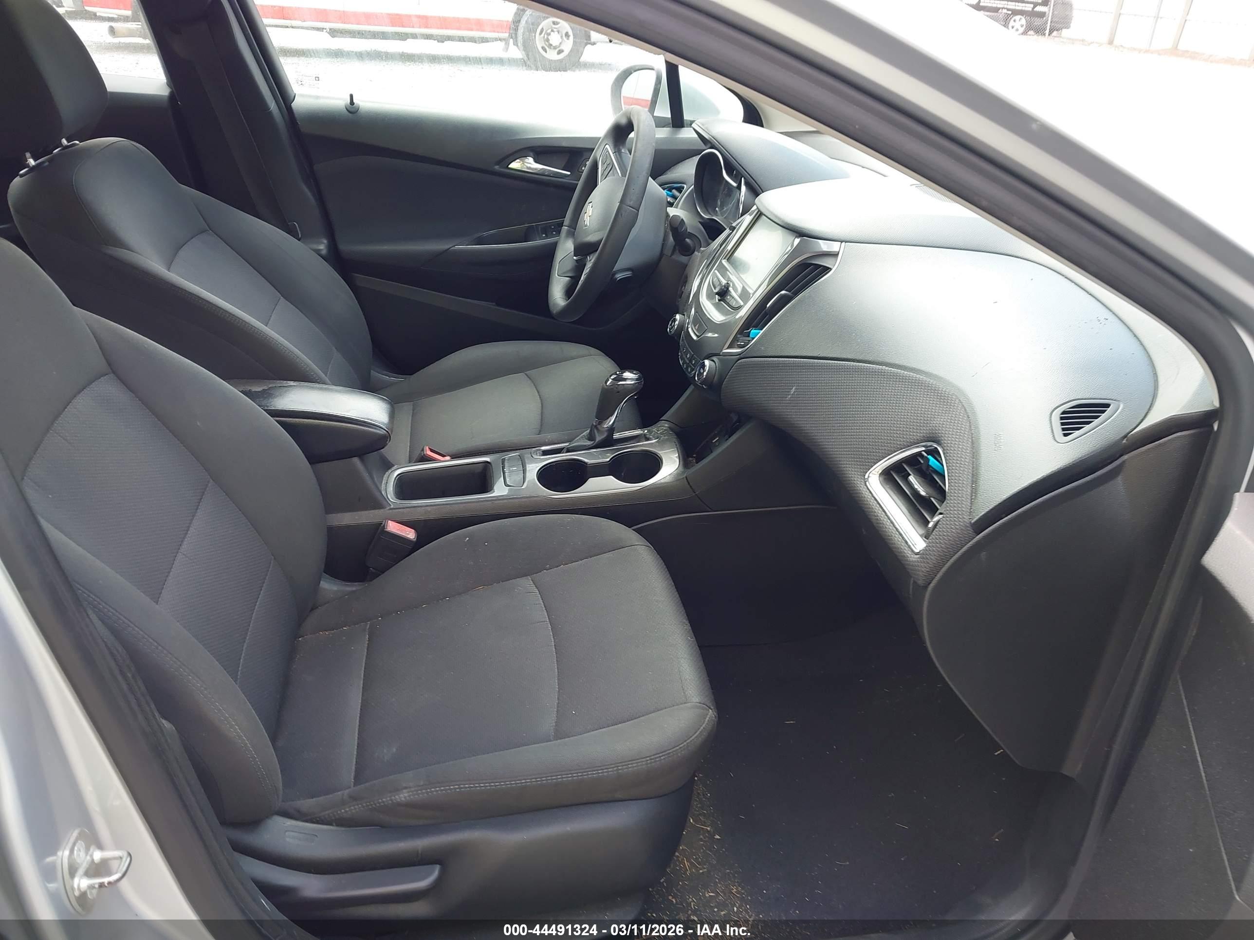 CHEVROLET CRUZE image 5