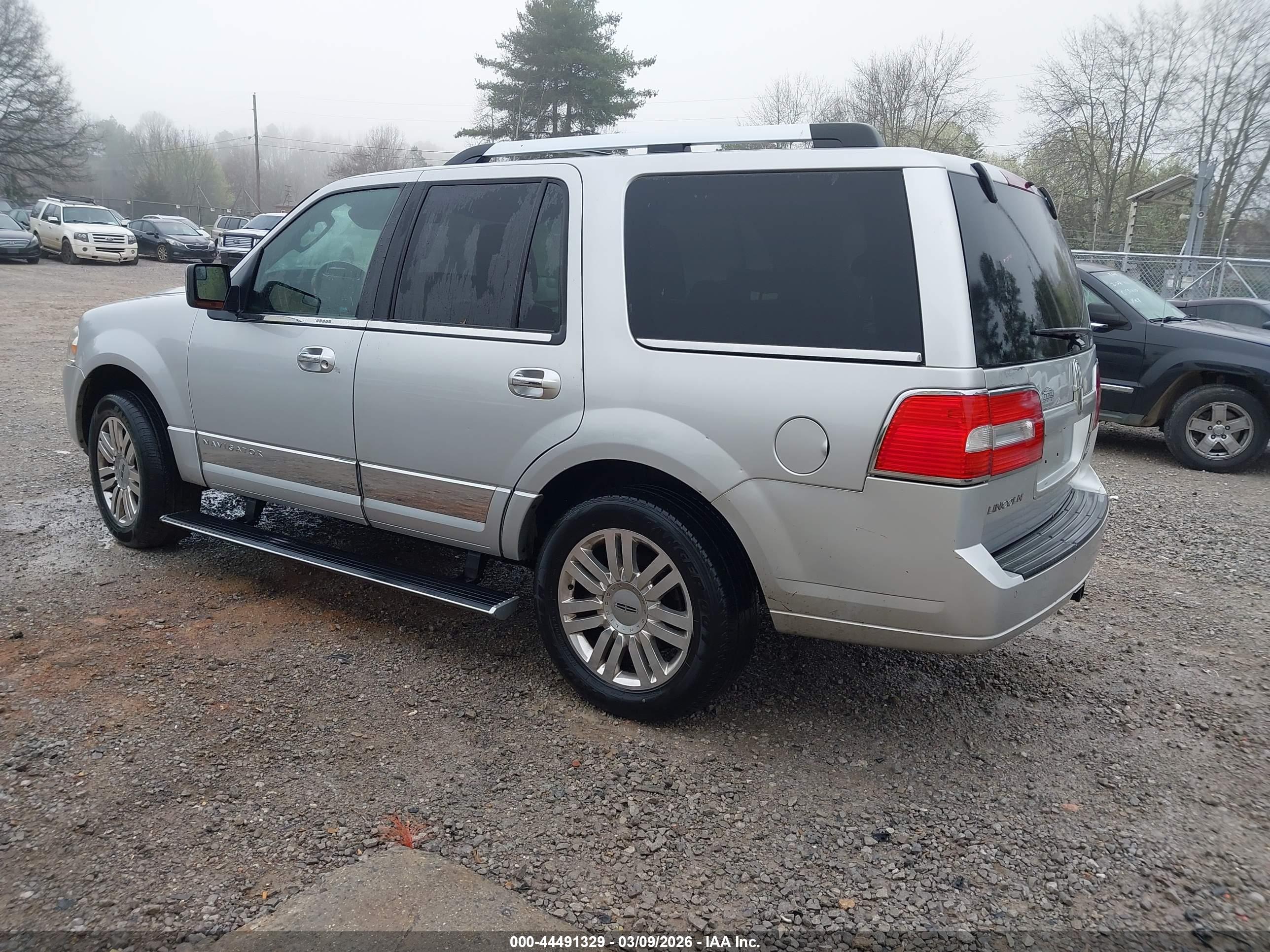 LINCOLN NAVIGATOR image 3
