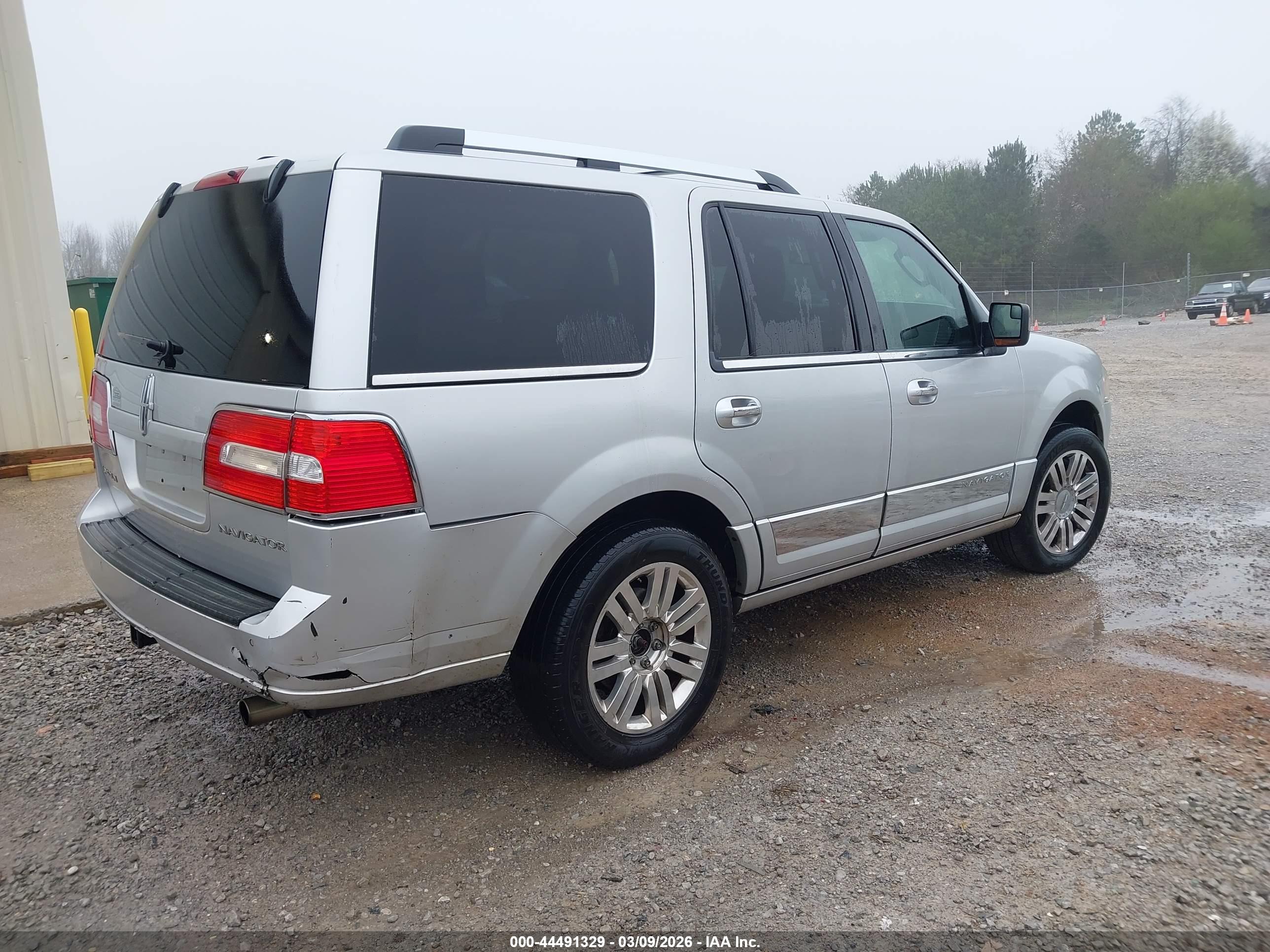 LINCOLN NAVIGATOR image 4