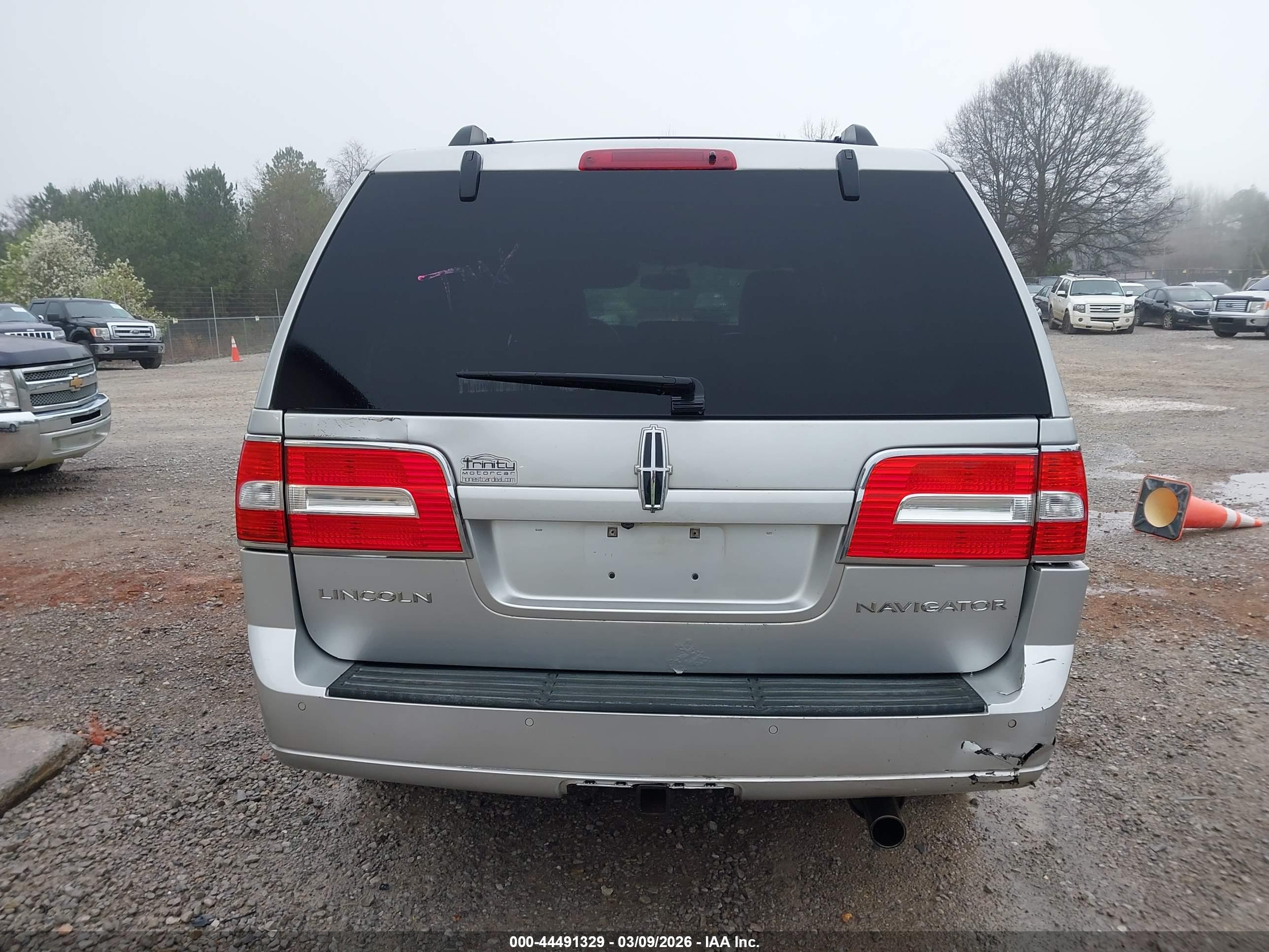 LINCOLN NAVIGATOR image 6