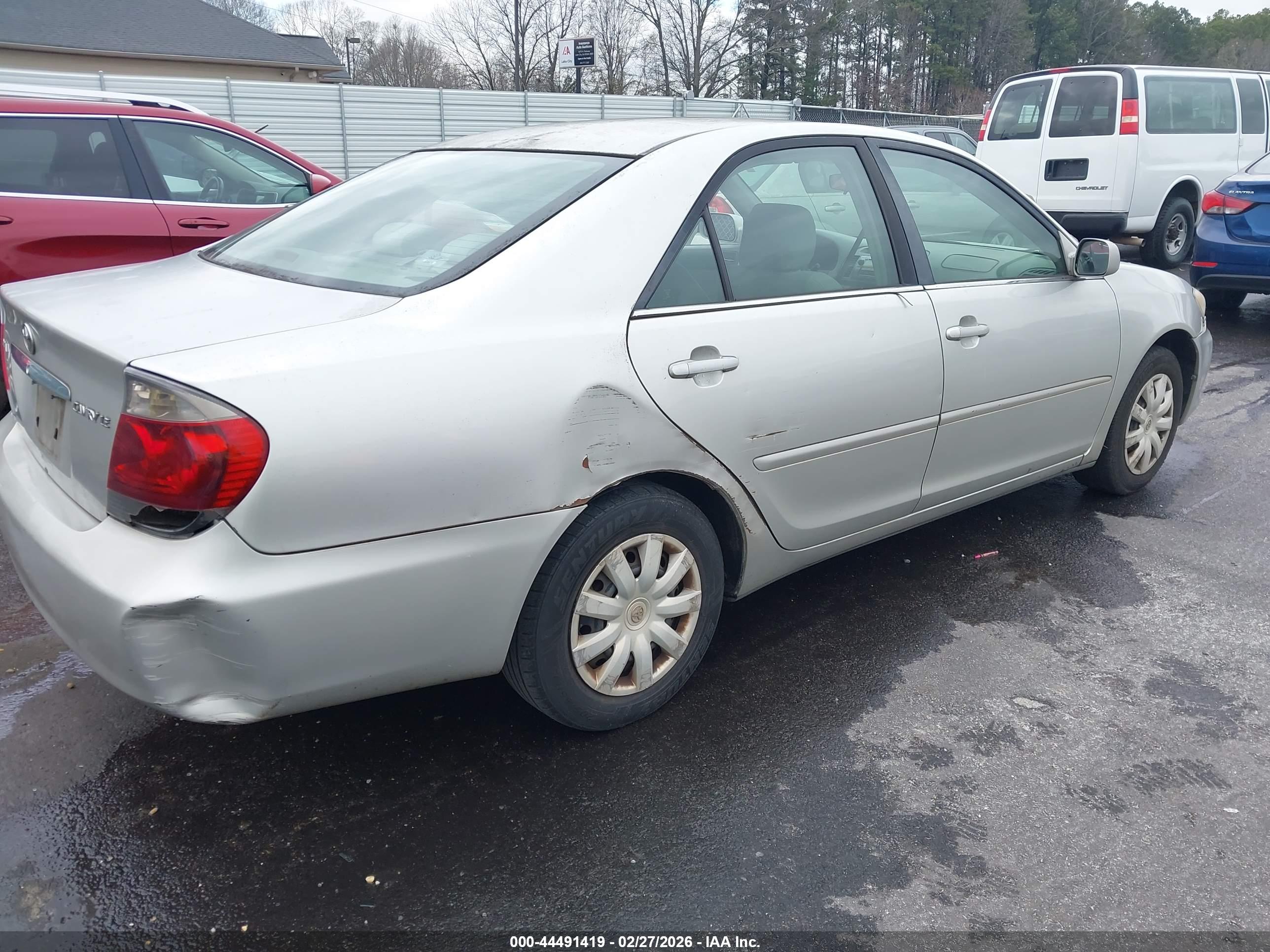 TOYOTA CAMRY image 4