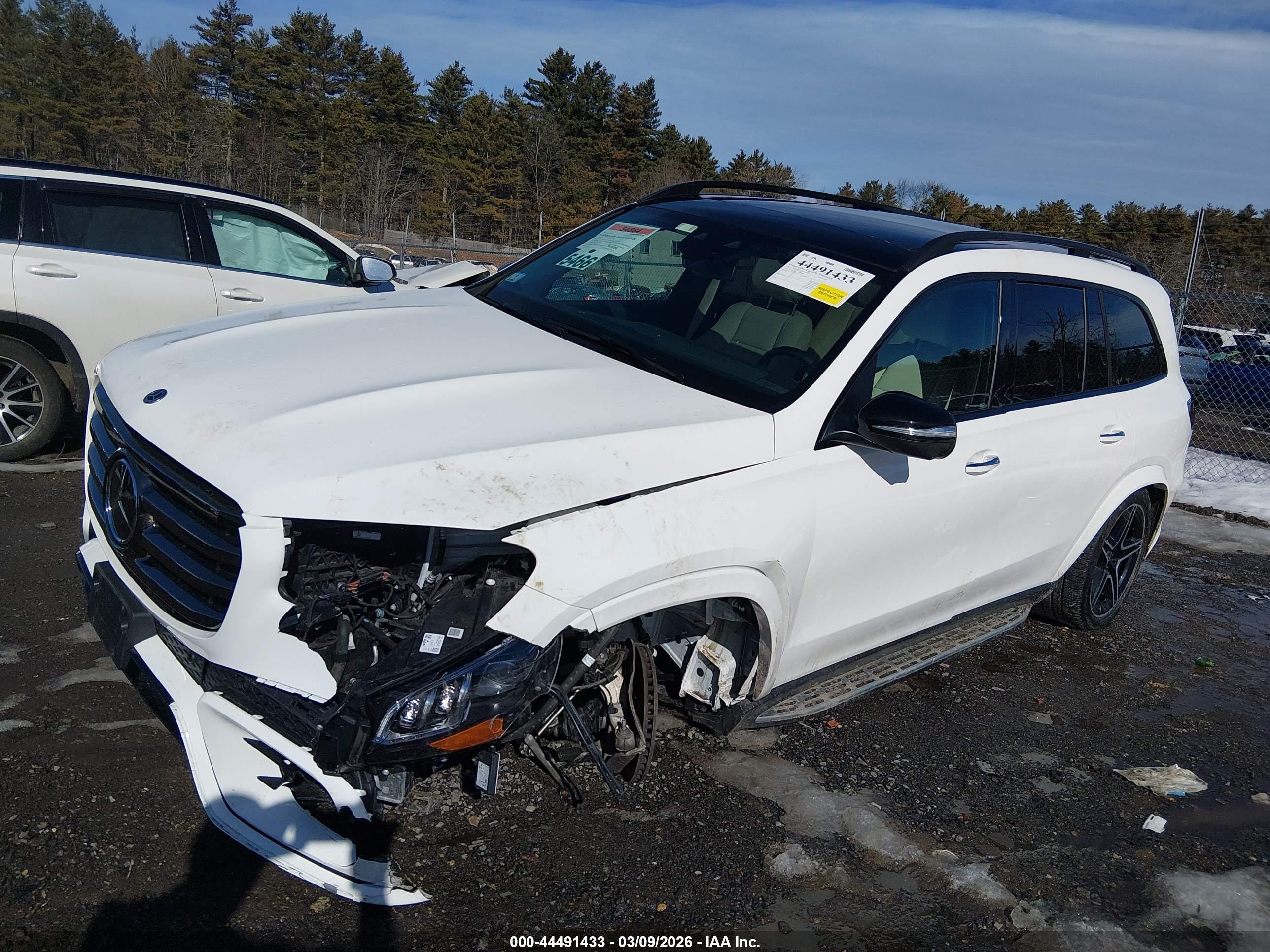 MERCEDES-BENZ GLS image 6