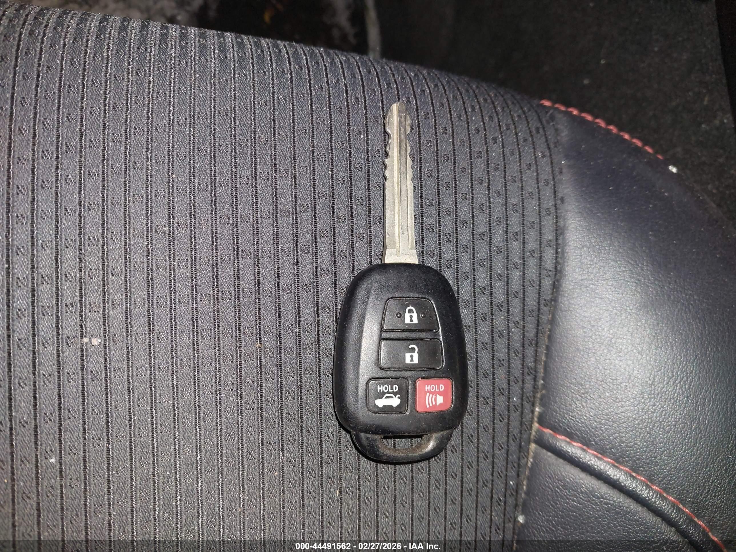 TOYOTA CAMRY image 11
