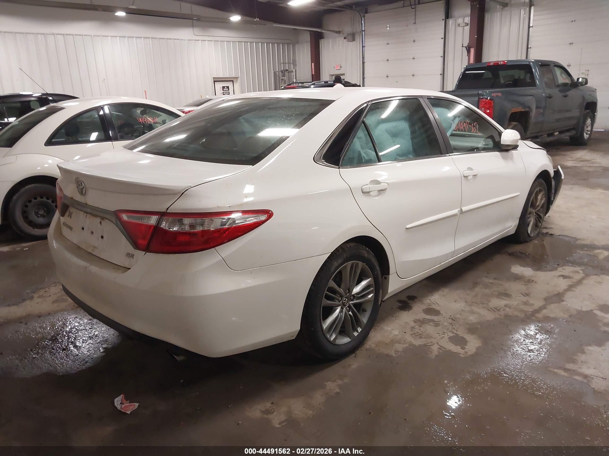 TOYOTA CAMRY image 4