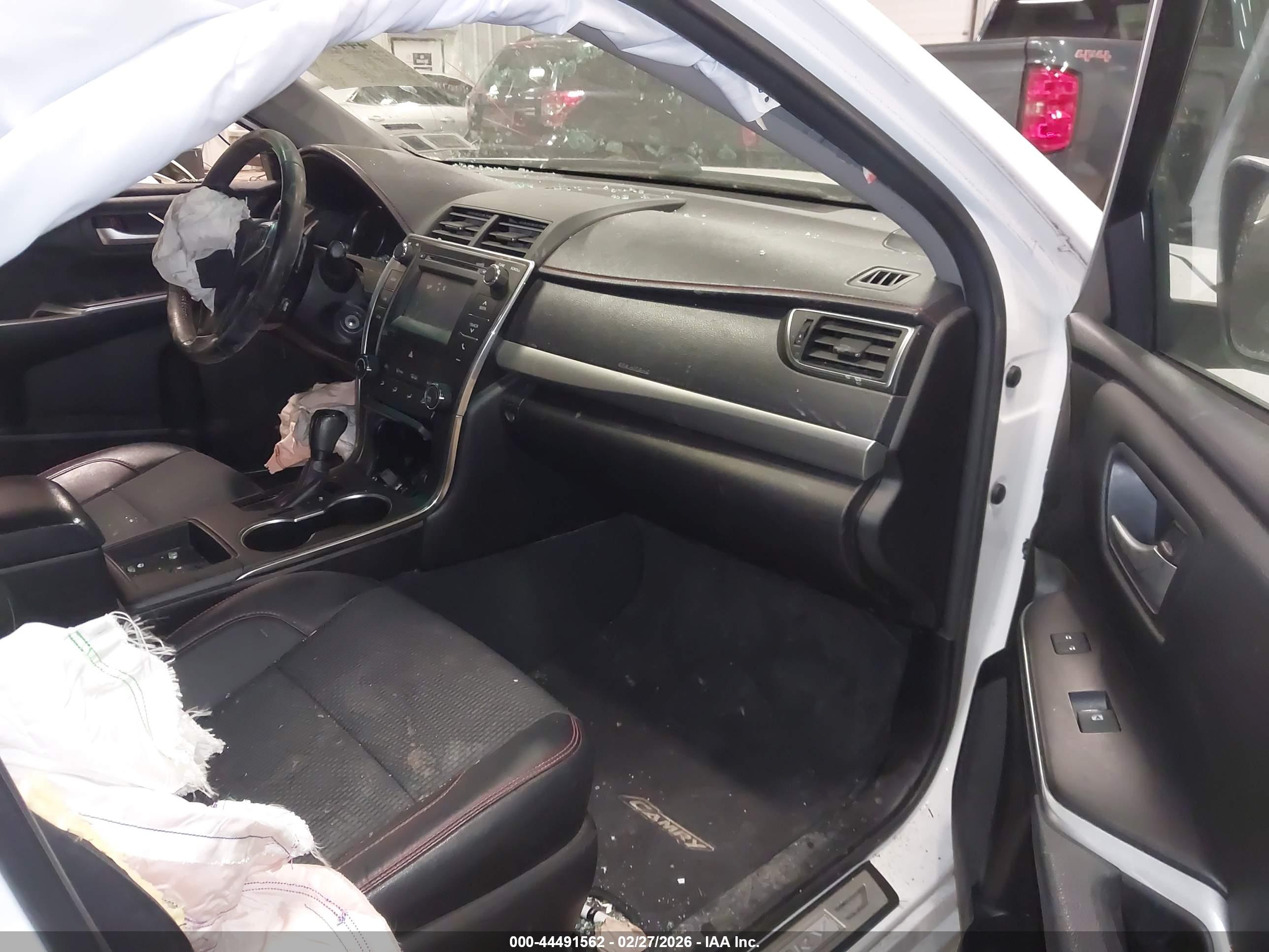 TOYOTA CAMRY image 5