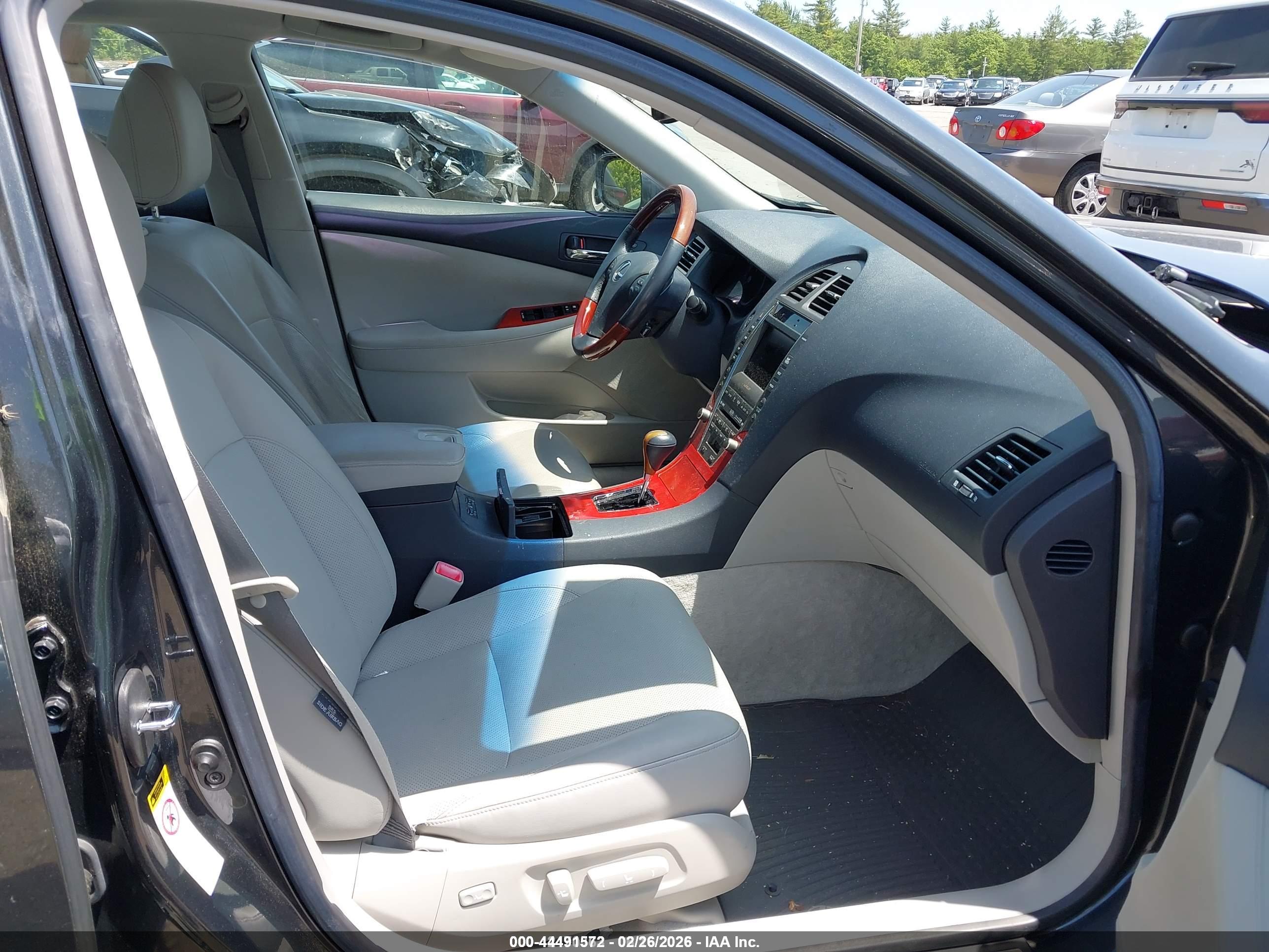 LEXUS ES image 5