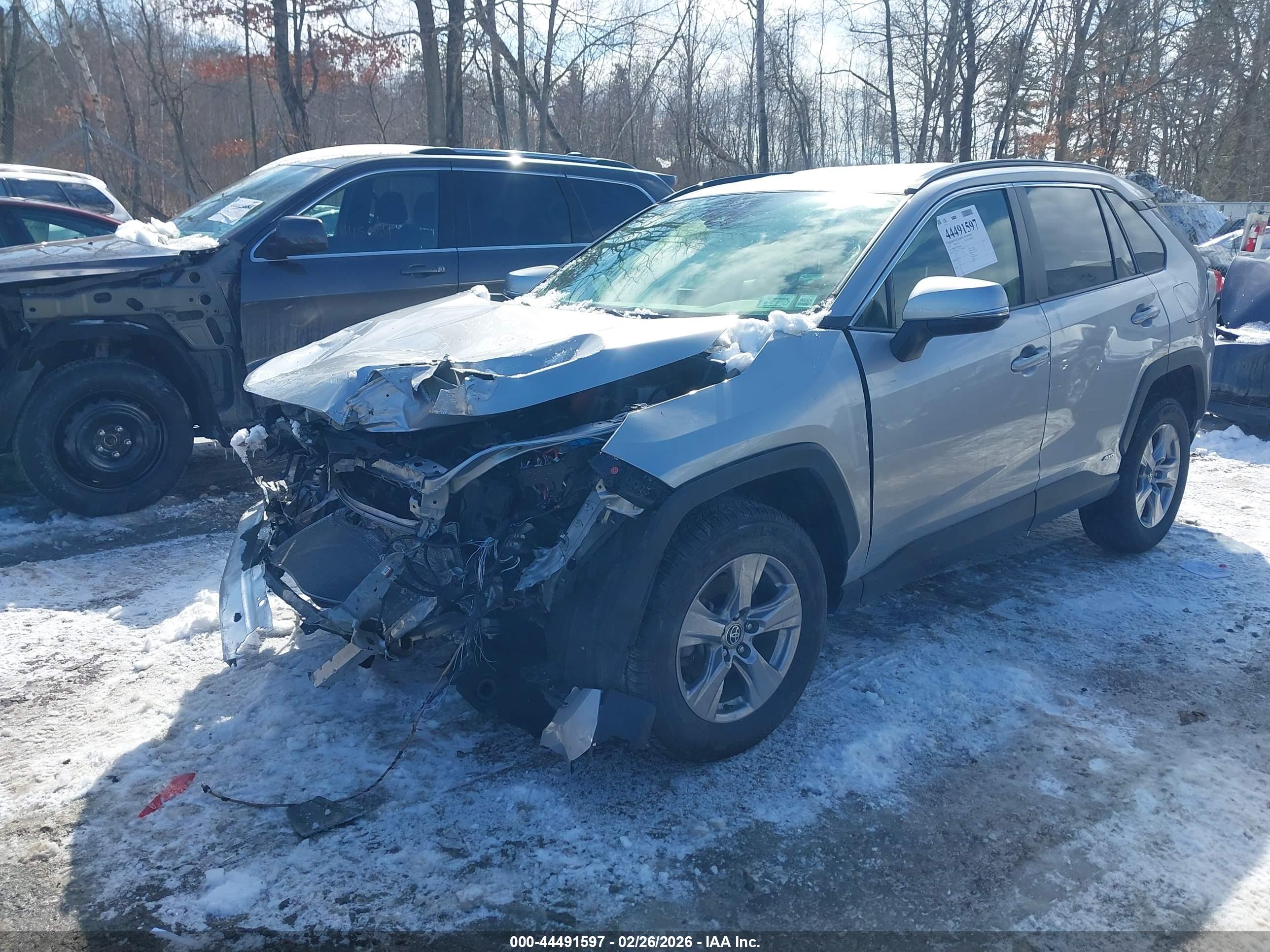 TOYOTA RAV4 image 2