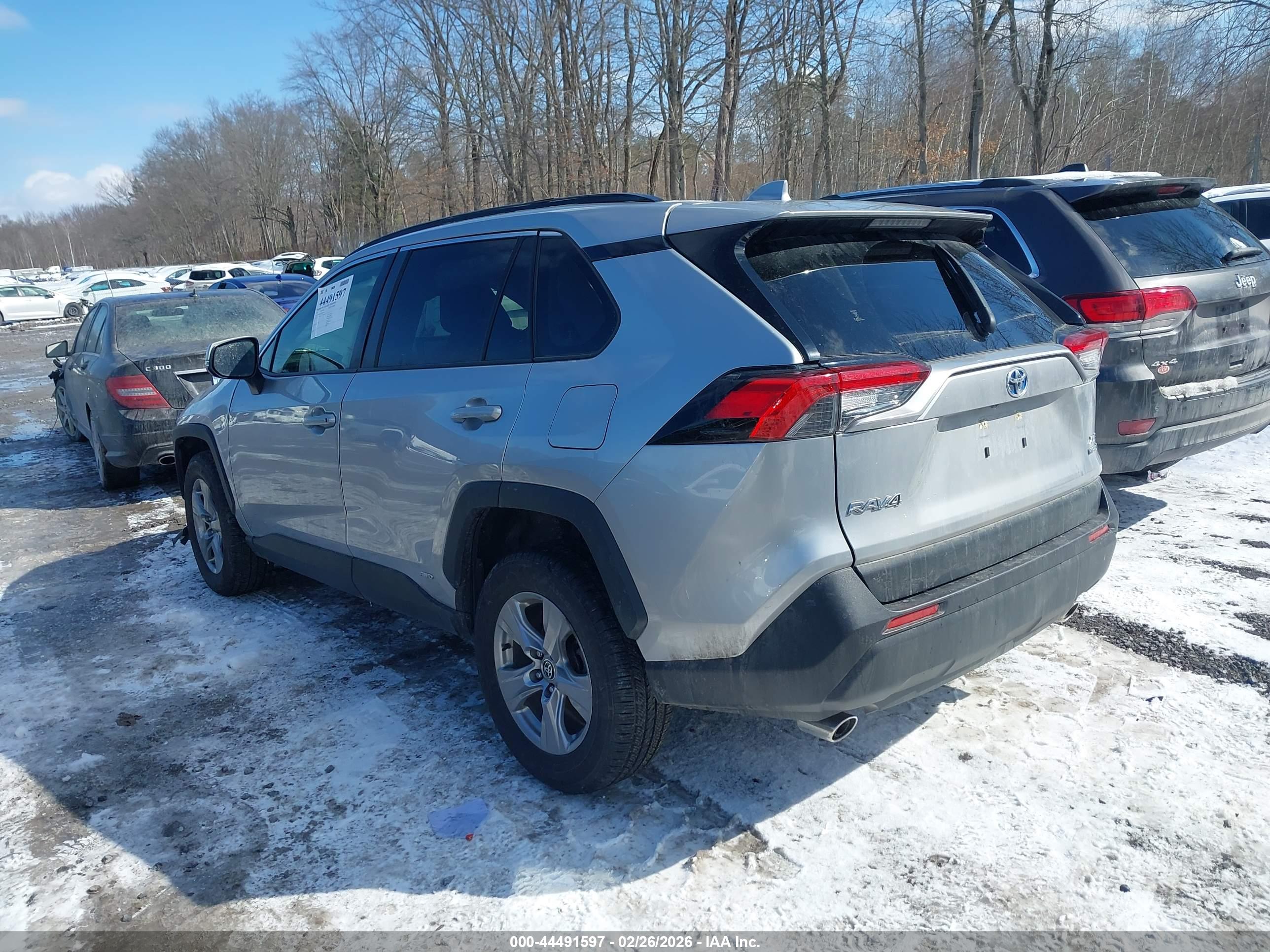 TOYOTA RAV4 image 3