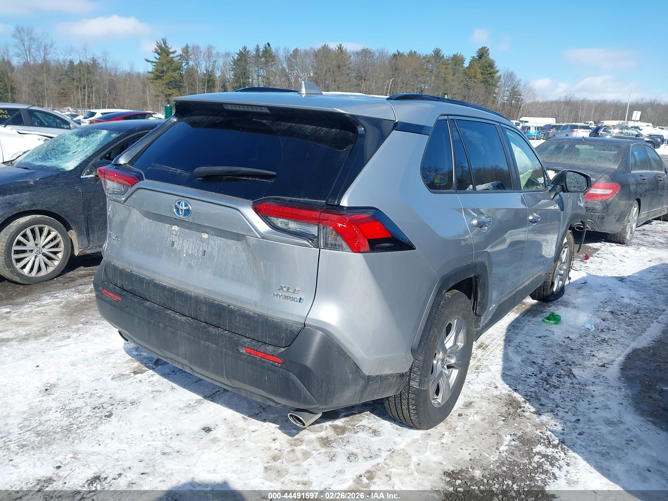 TOYOTA RAV4 image 4