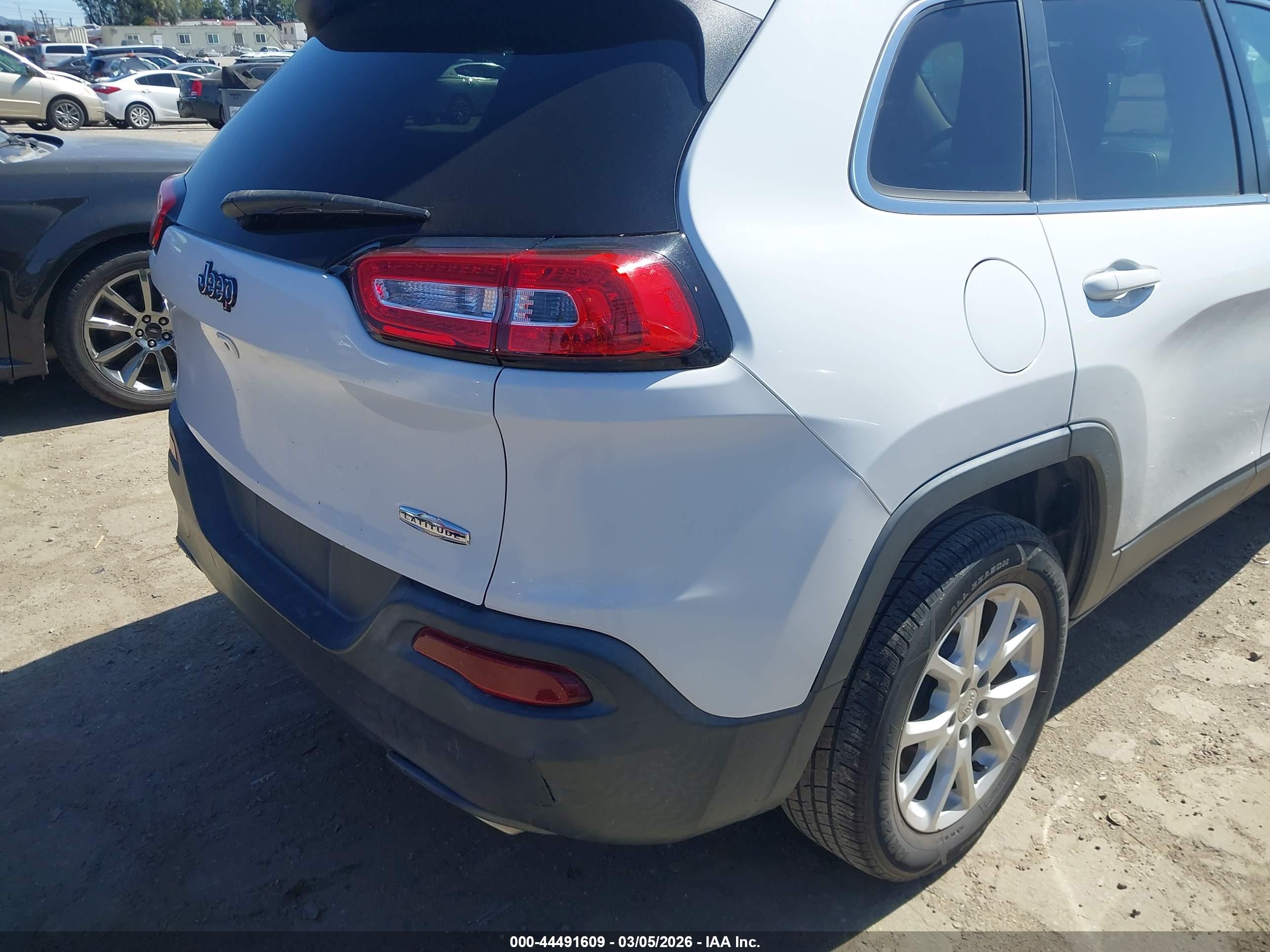 JEEP CHEROKEE image 6