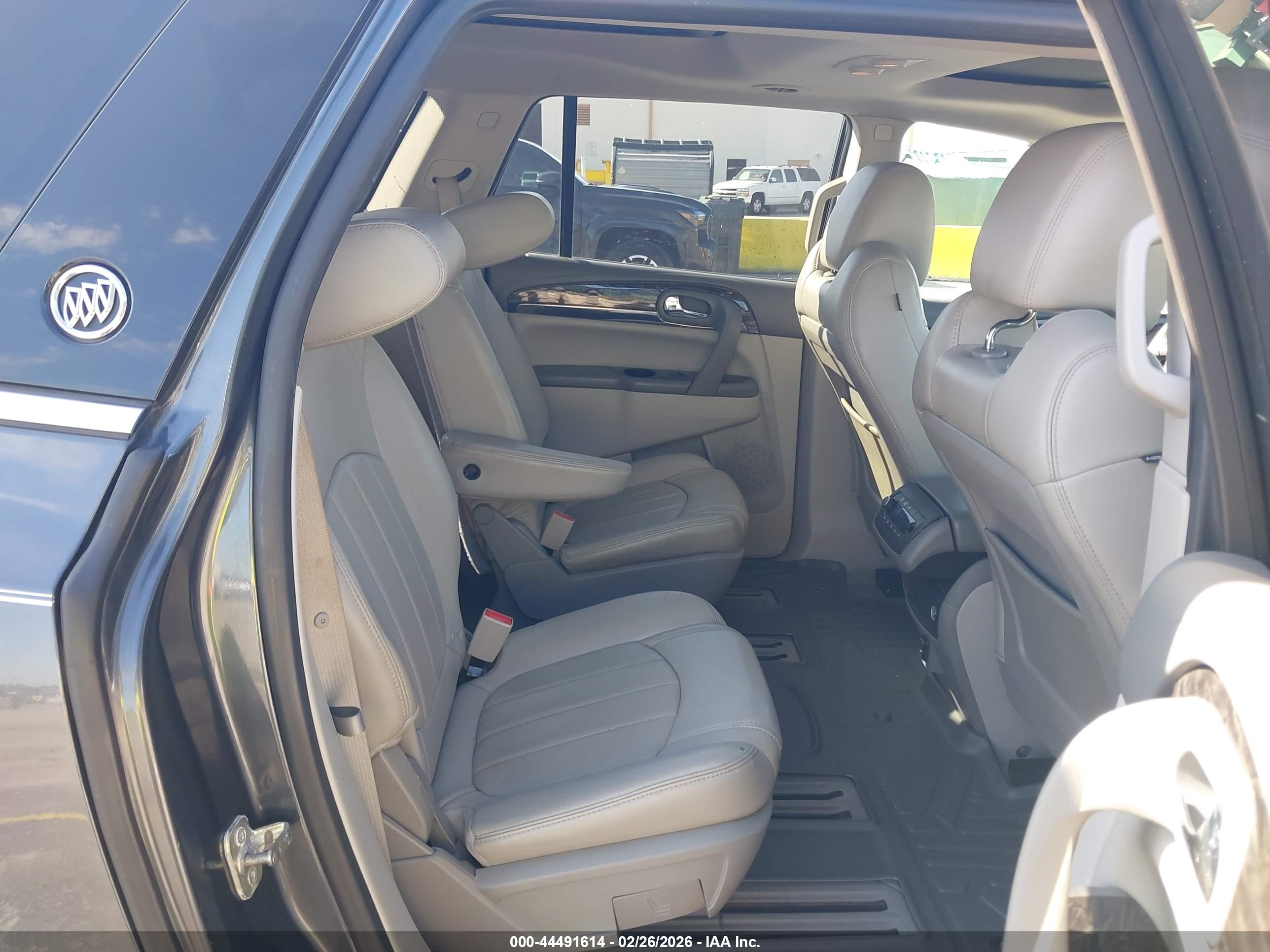 BUICK ENCLAVE image 8