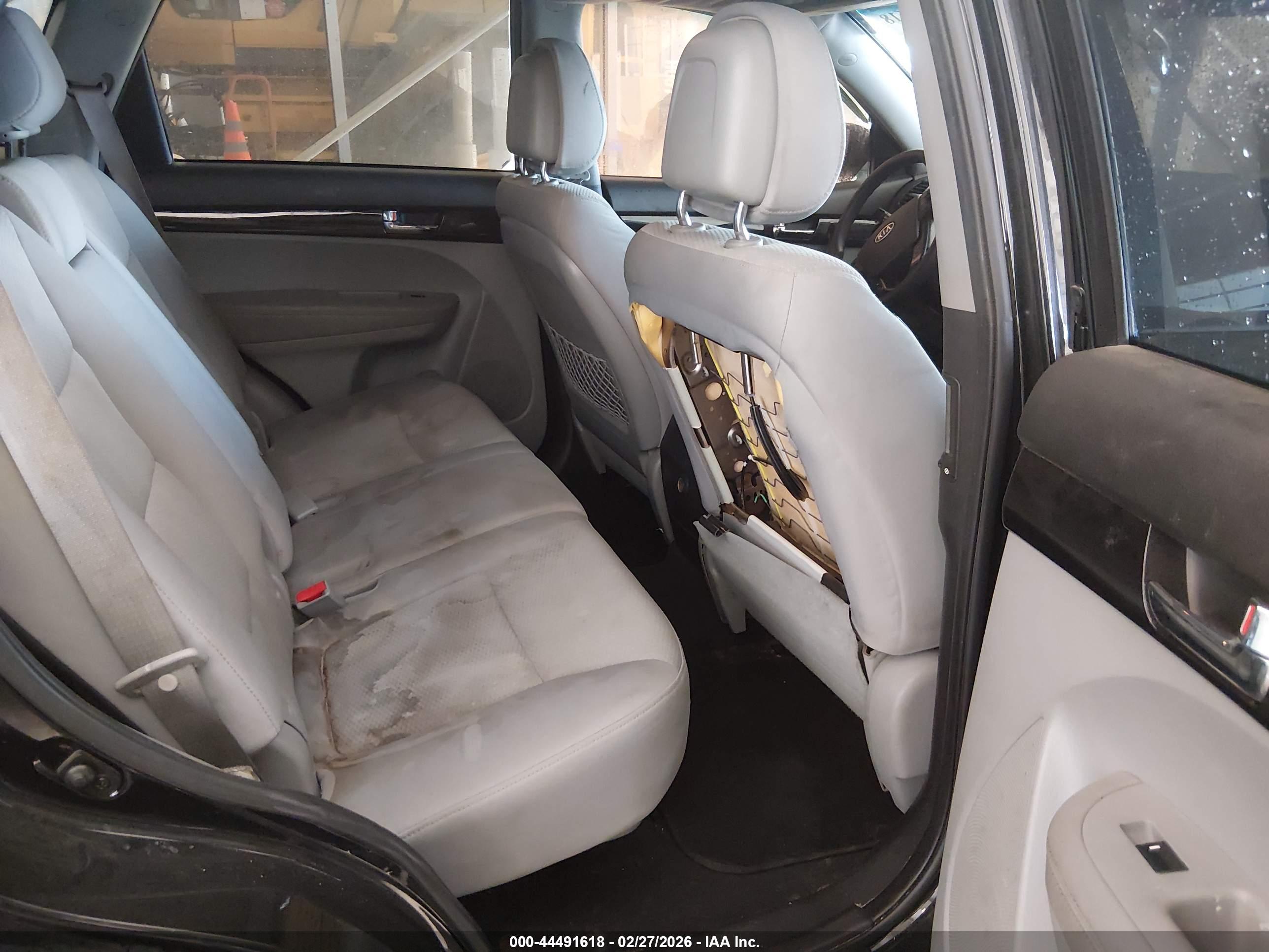 KIA SORENTO image 8