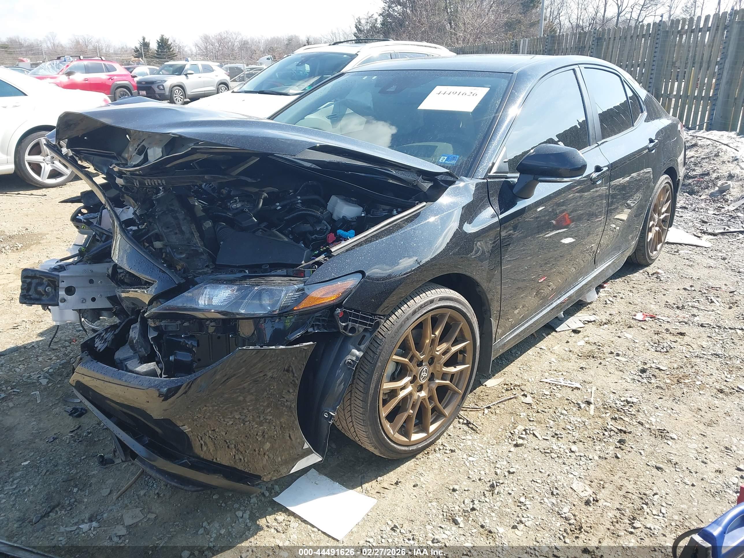 TOYOTA CAMRY image 2