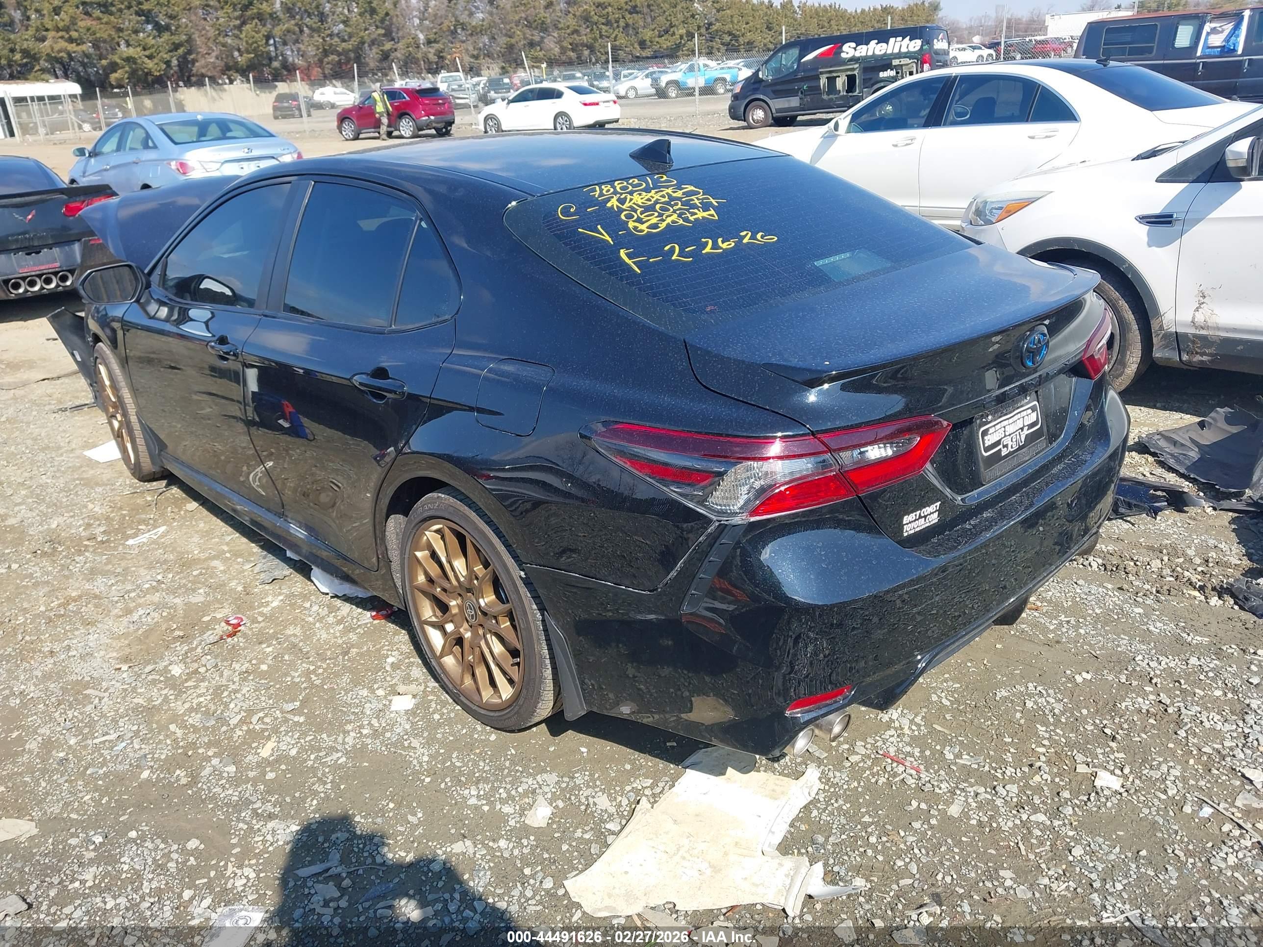 TOYOTA CAMRY image 3