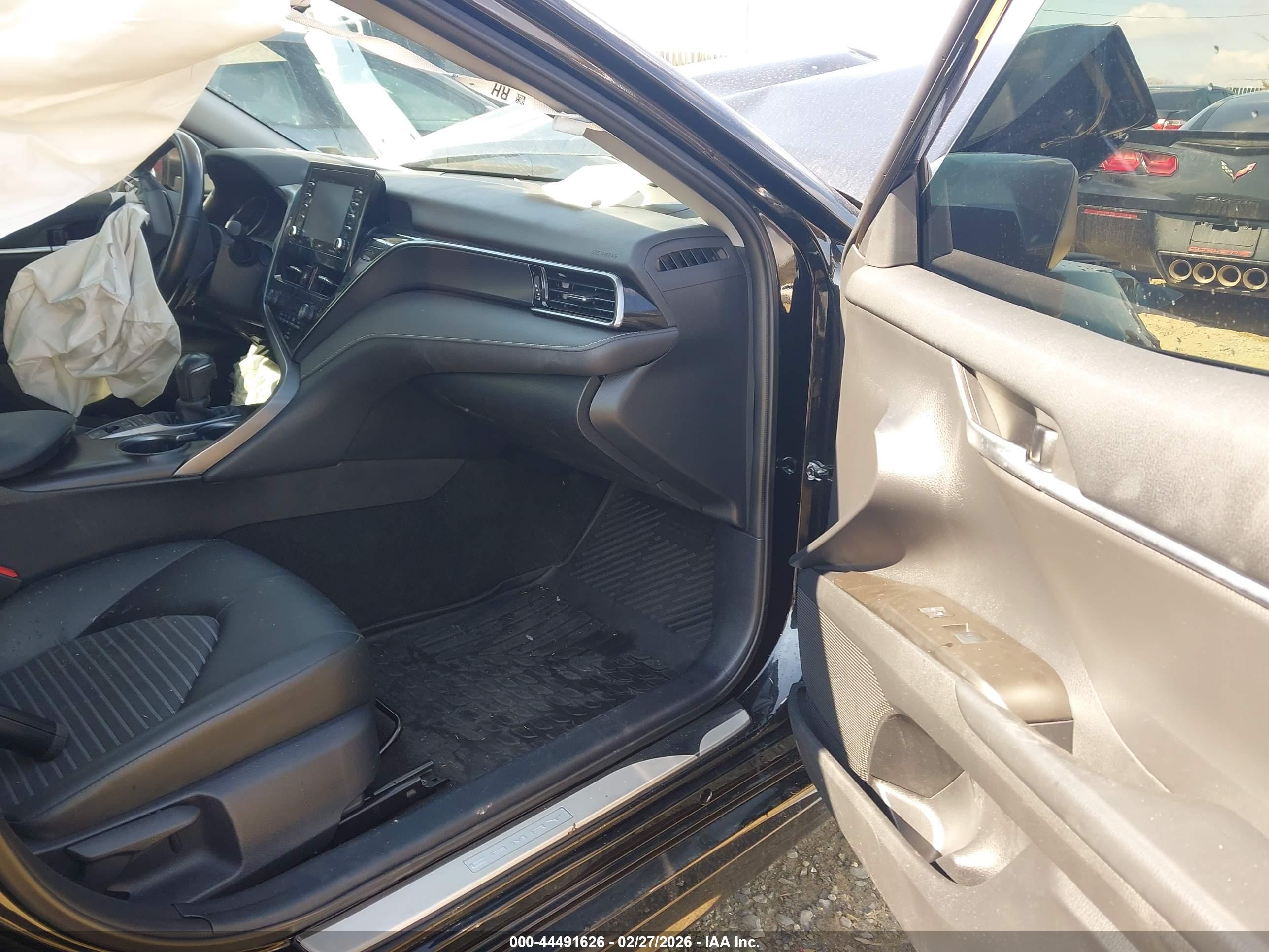 TOYOTA CAMRY image 5