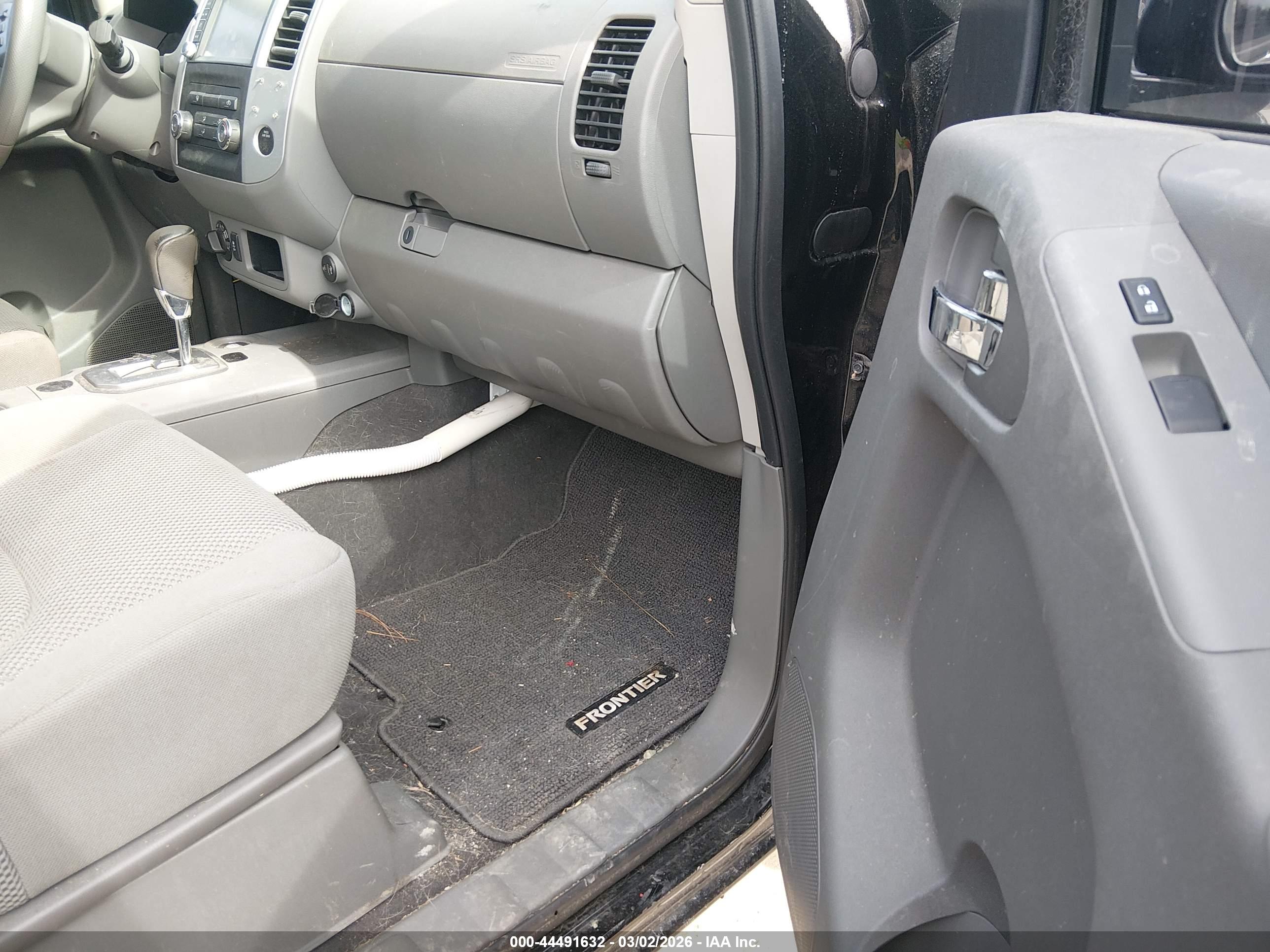 NISSAN FRONTIER image 5
