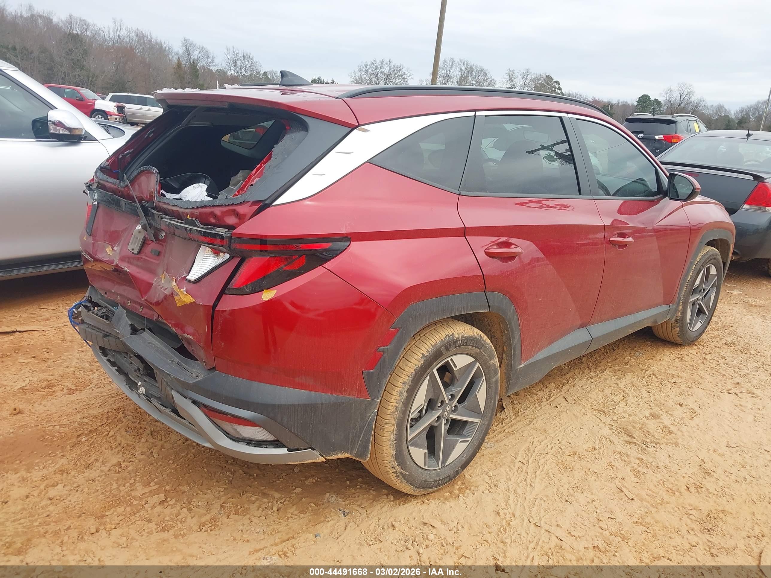 HYUNDAI TUCSON image 4