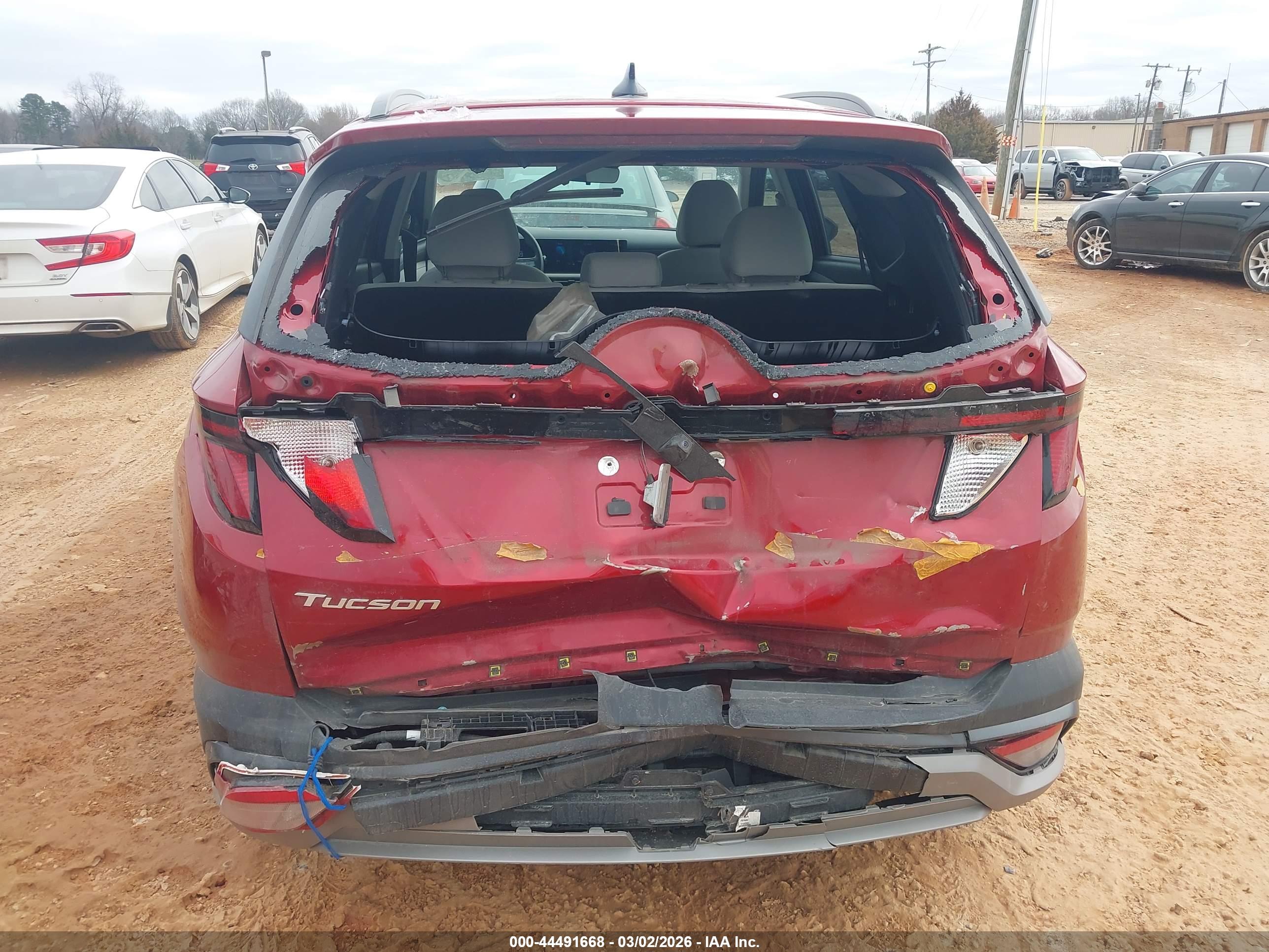 HYUNDAI TUCSON image 6