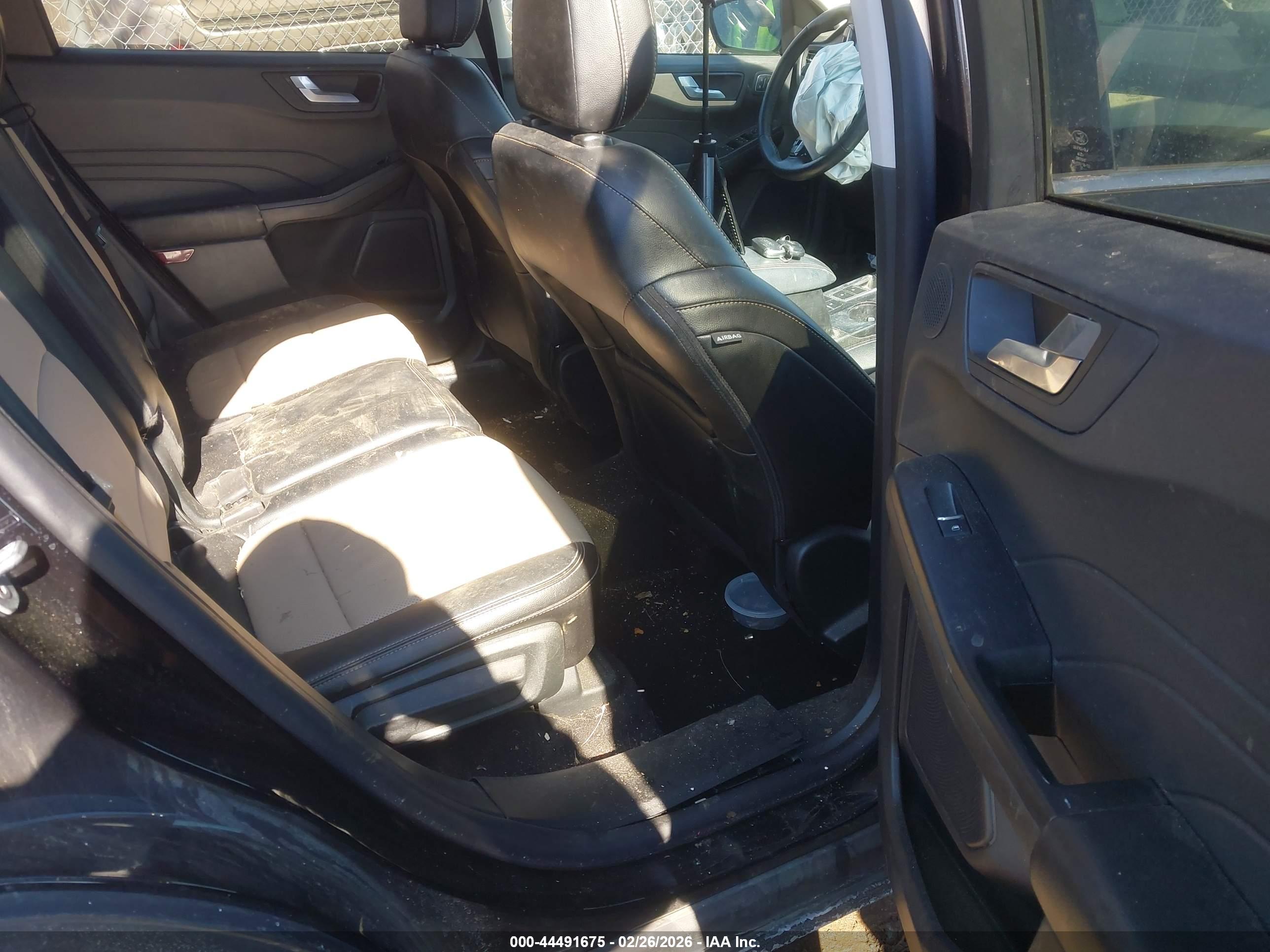 FORD ESCAPE image 8