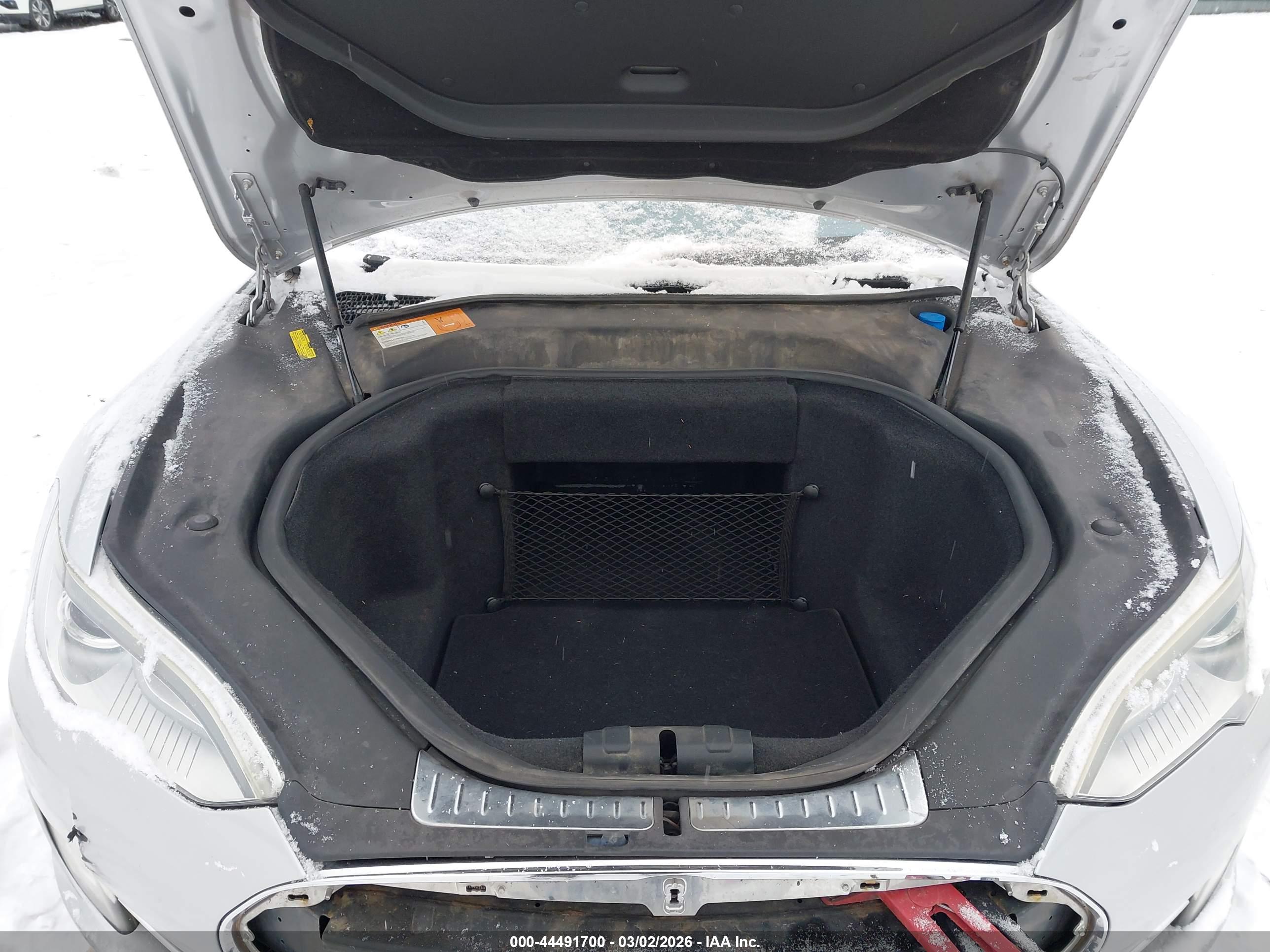 TESLA MODEL image 10