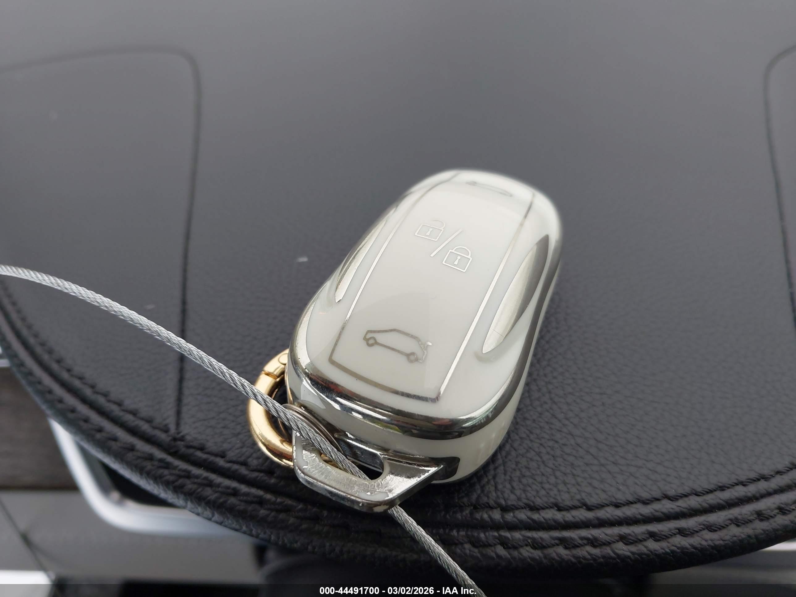 TESLA MODEL image 11