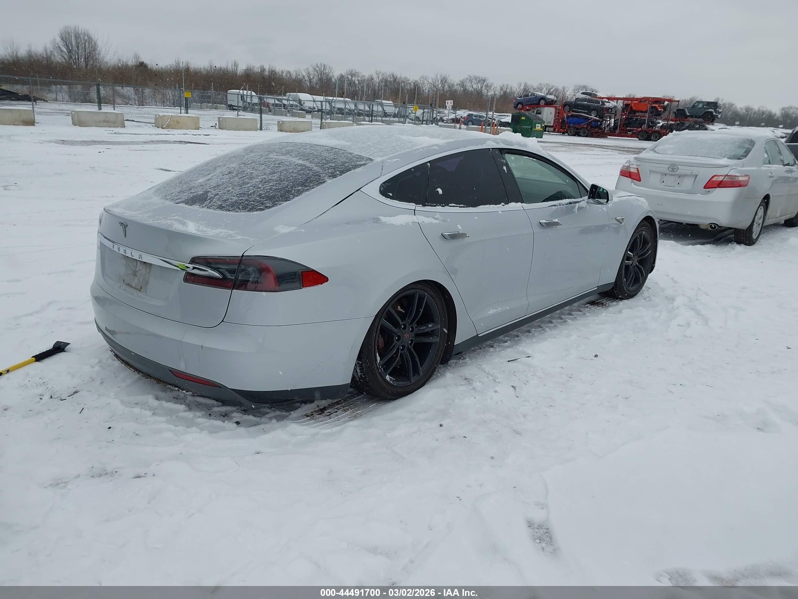 TESLA MODEL image 4