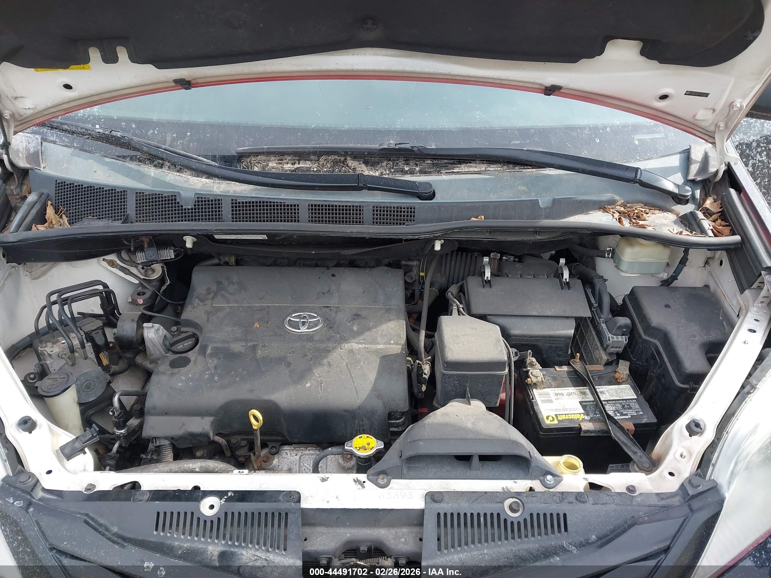 TOYOTA SIENNA image 10