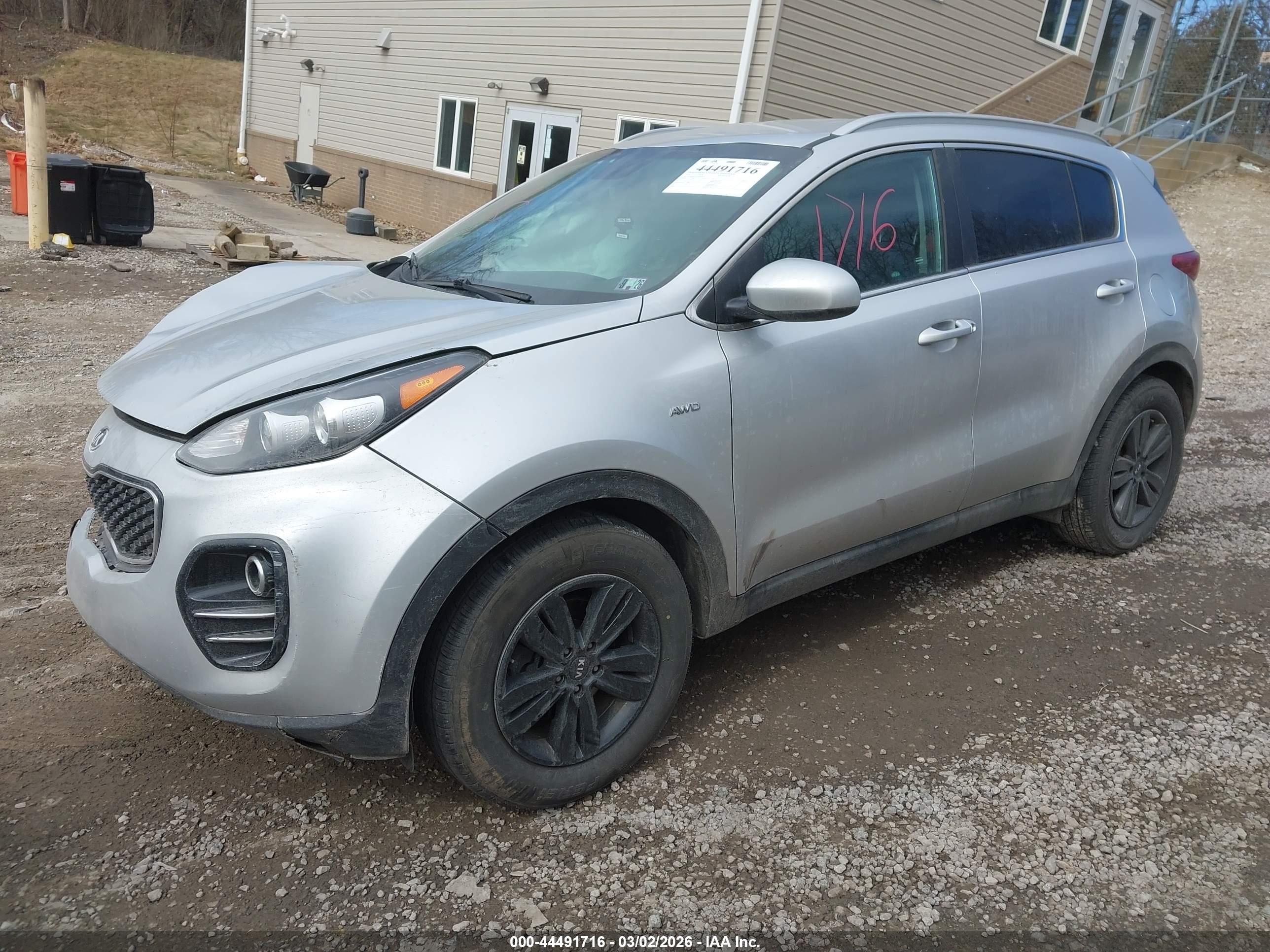 KIA SPORTAGE image 2