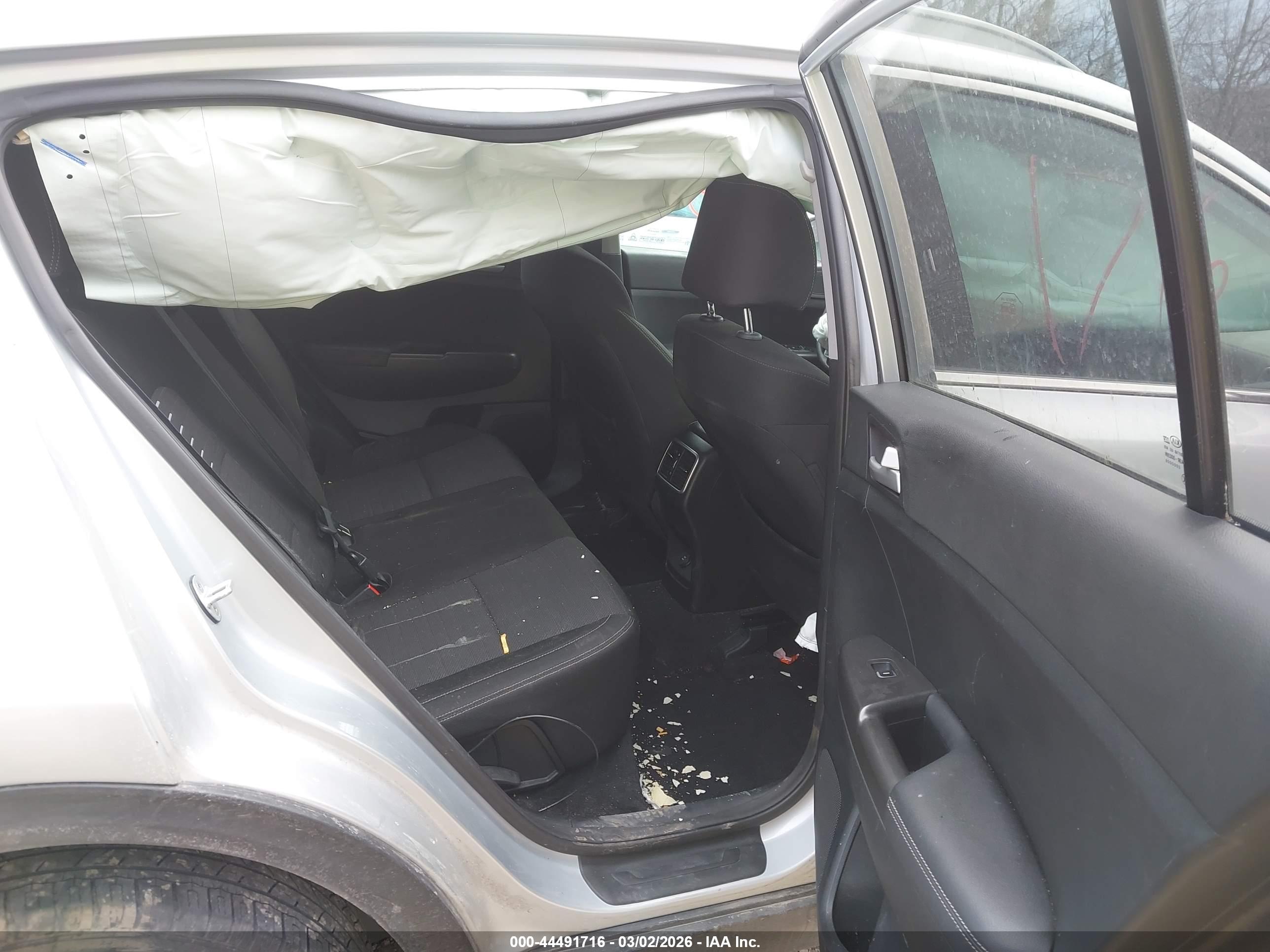 KIA SPORTAGE image 8