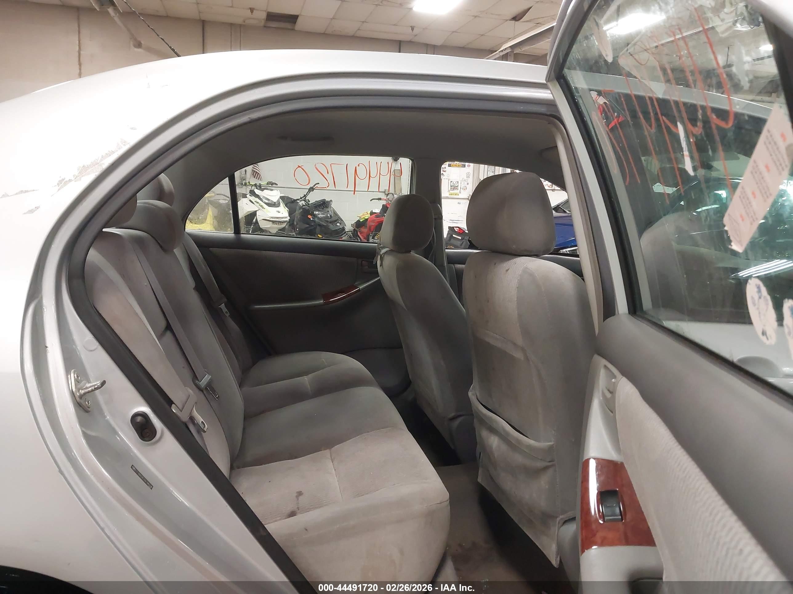 TOYOTA COROLLA image 8