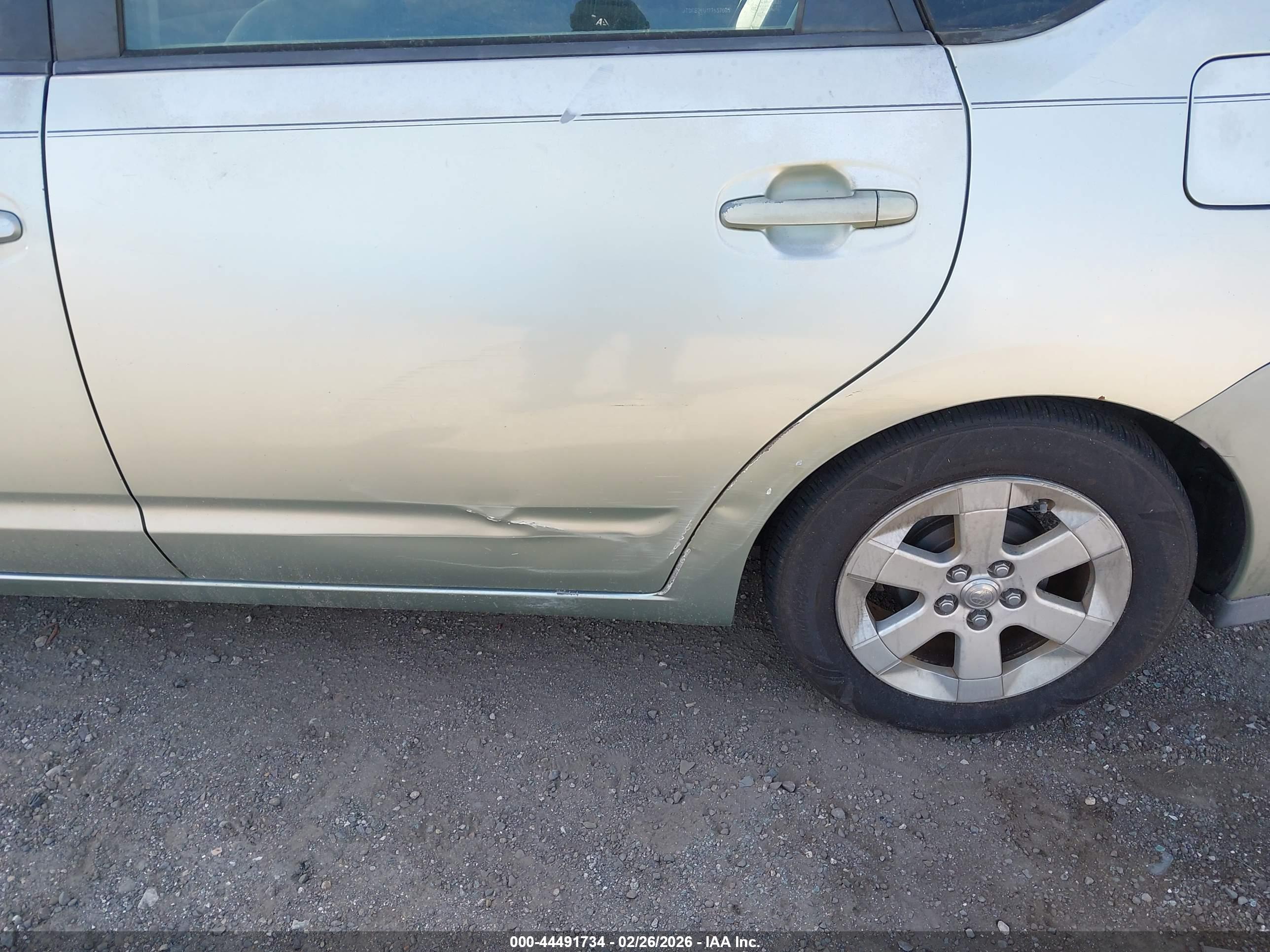 TOYOTA PRIUS image 6