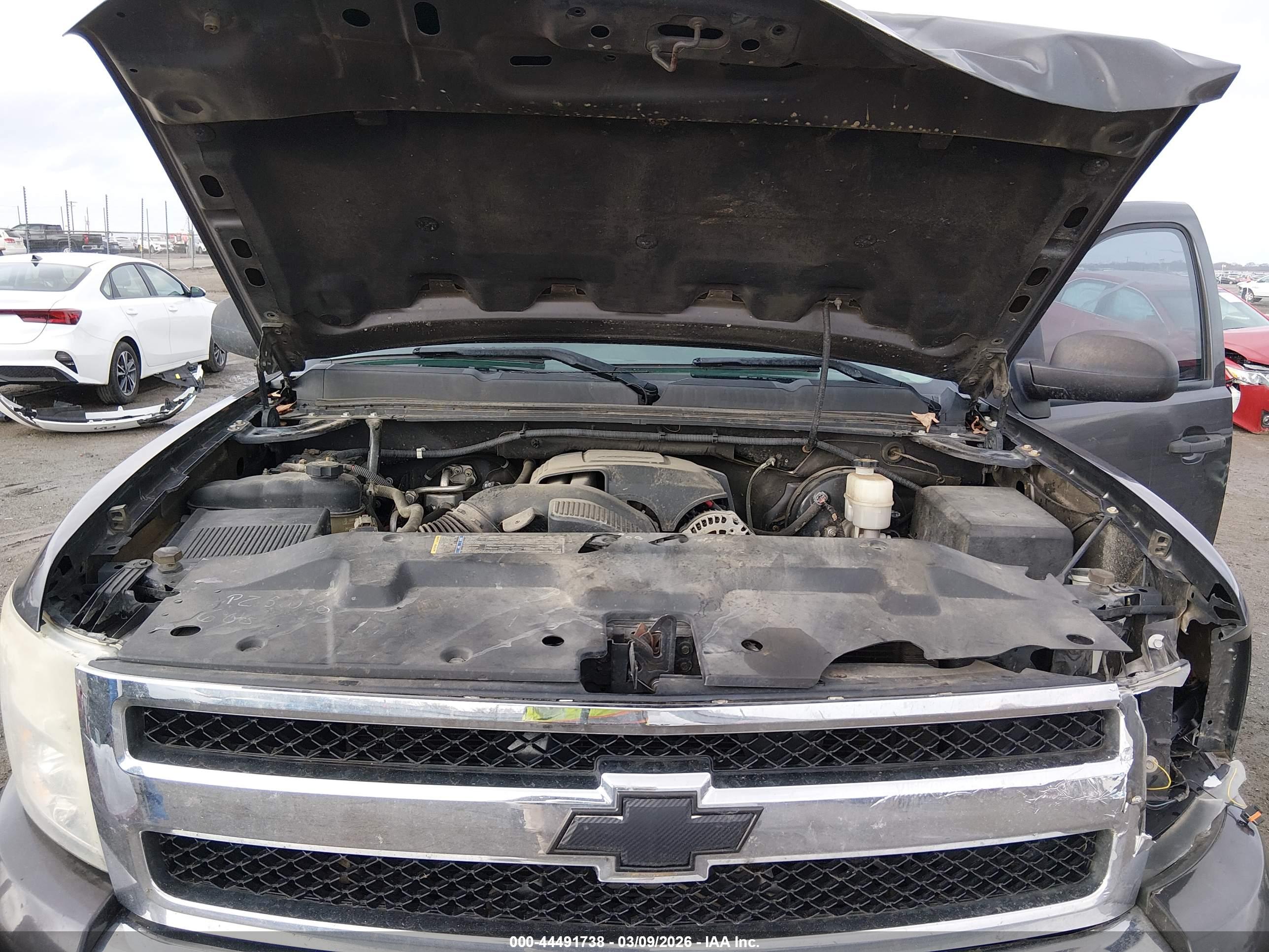 CHEVROLET SILVERADO image 10