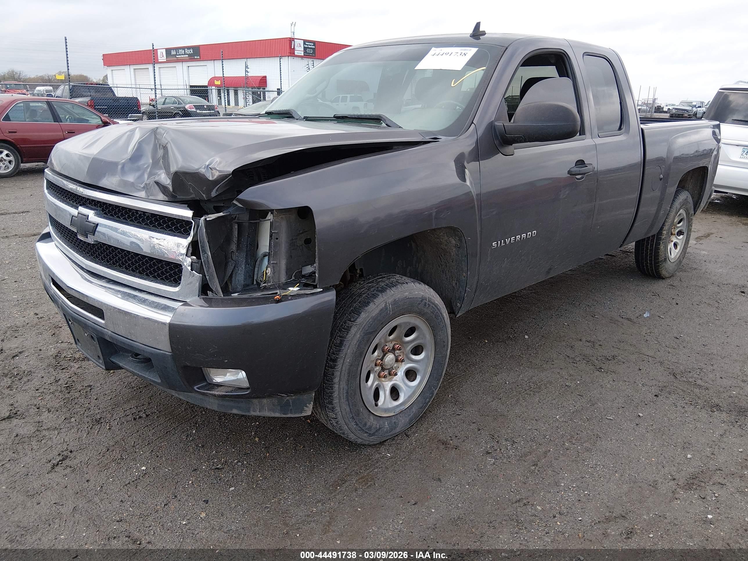 CHEVROLET SILVERADO image 2
