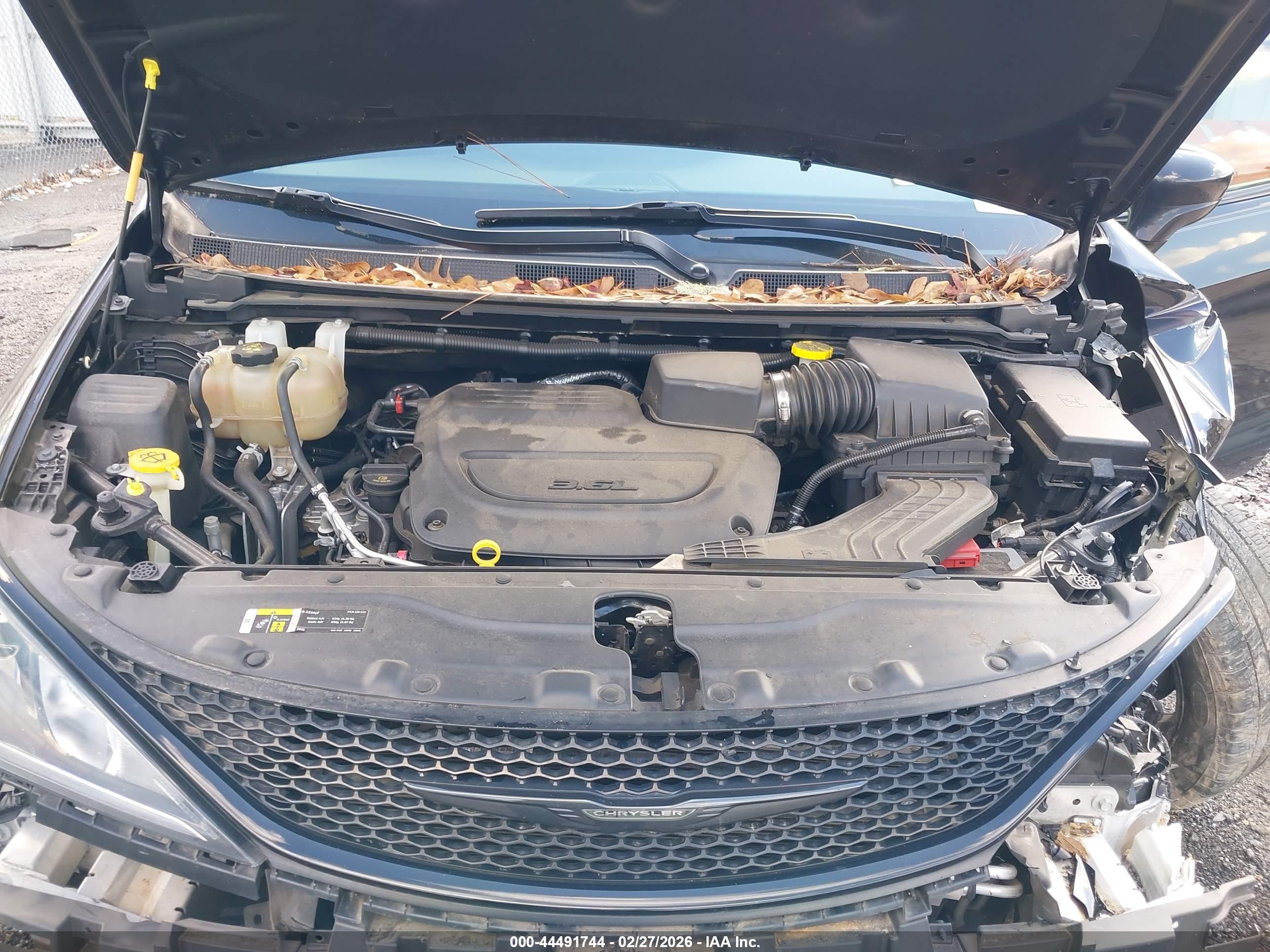 CHRYSLER PACIFICA image 10