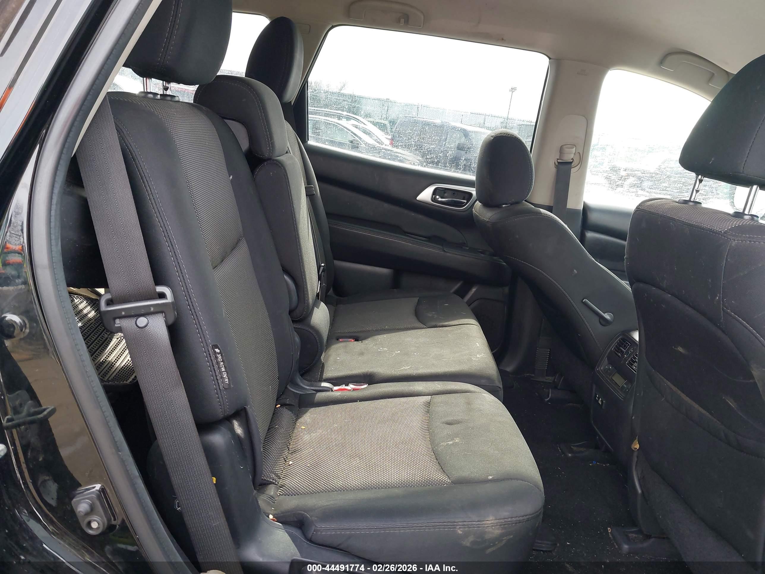 NISSAN PATHFINDER image 8
