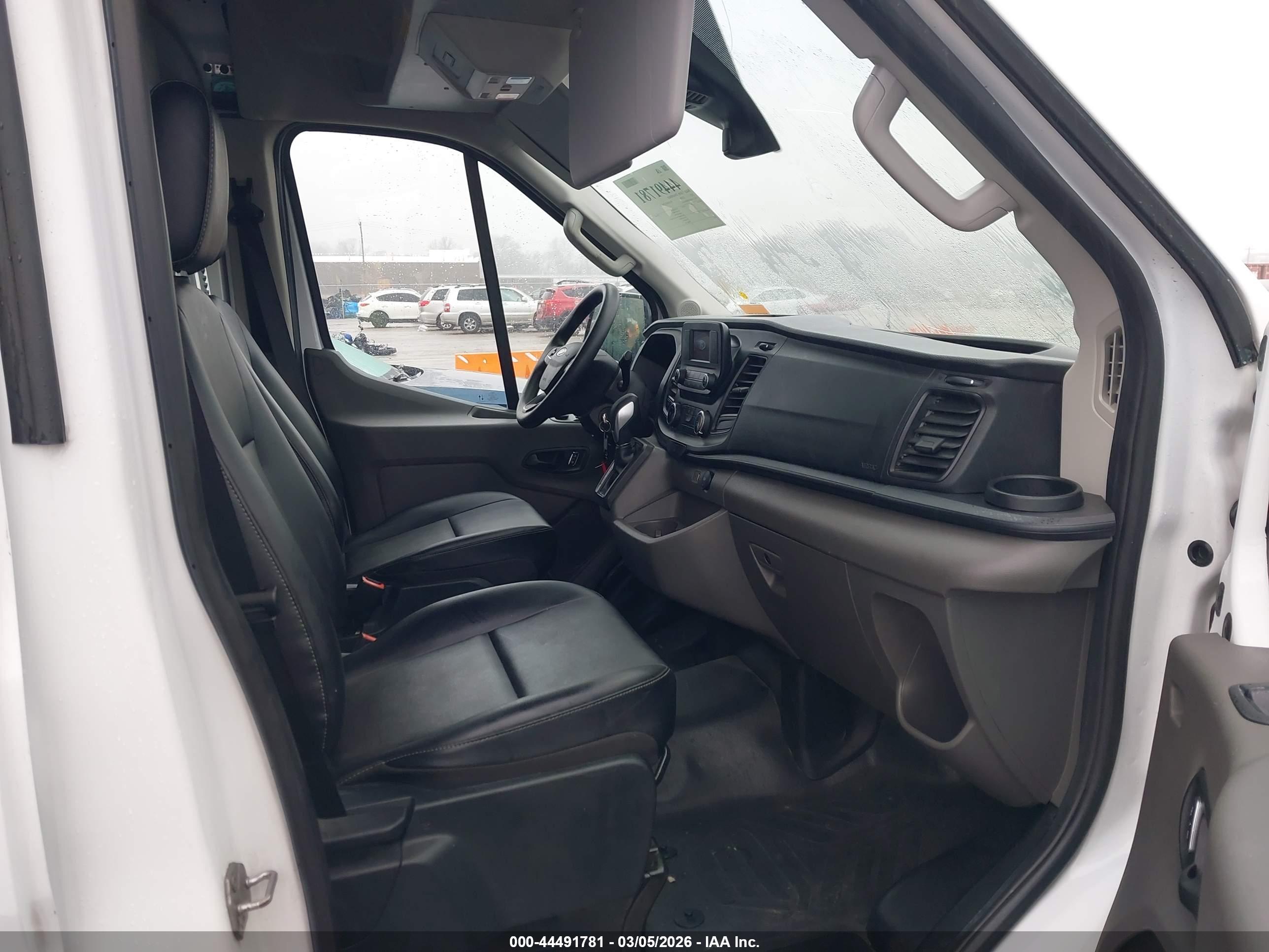 FORD TRANSIT-250 image 5