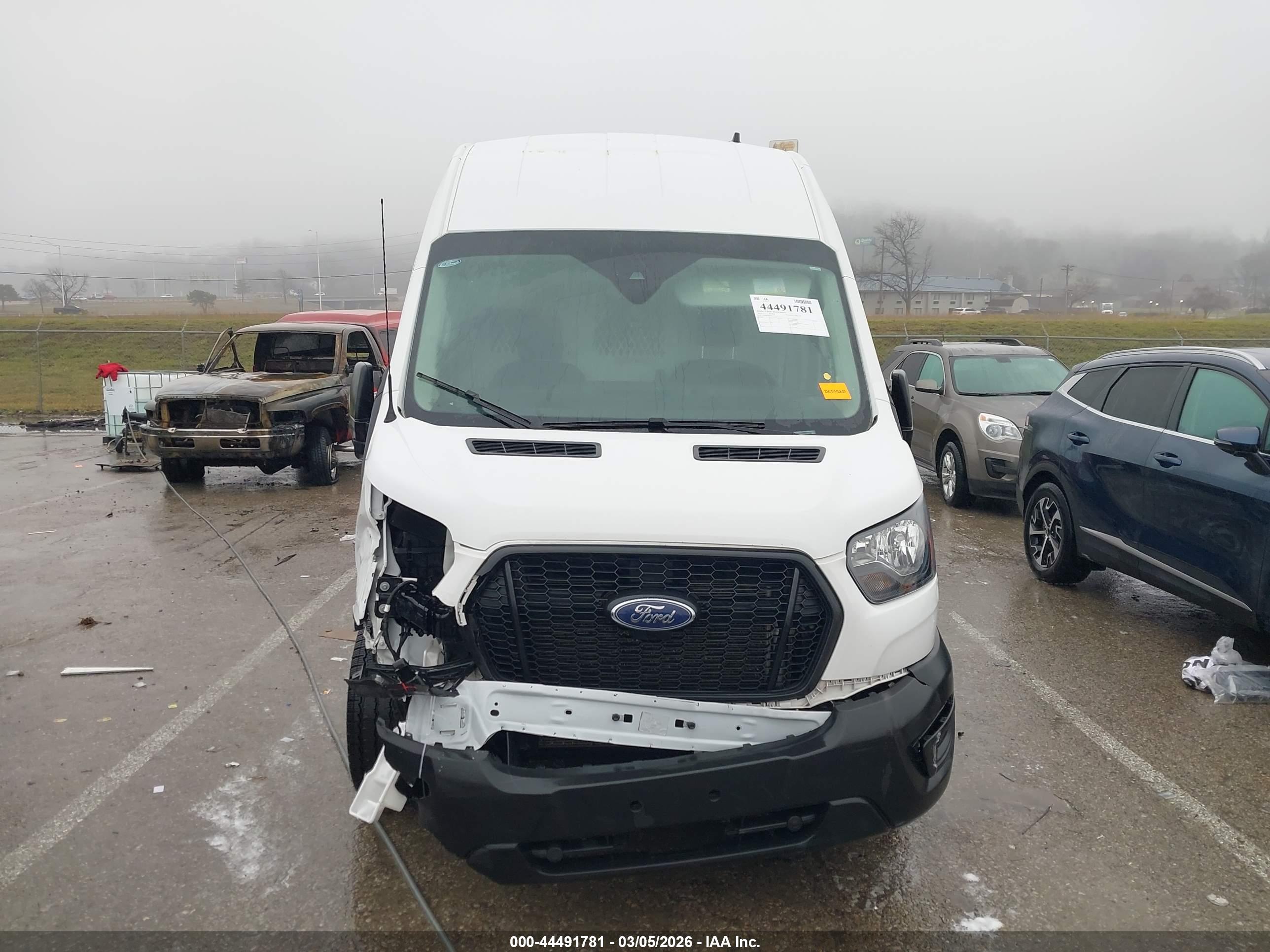 FORD TRANSIT-250 image 6