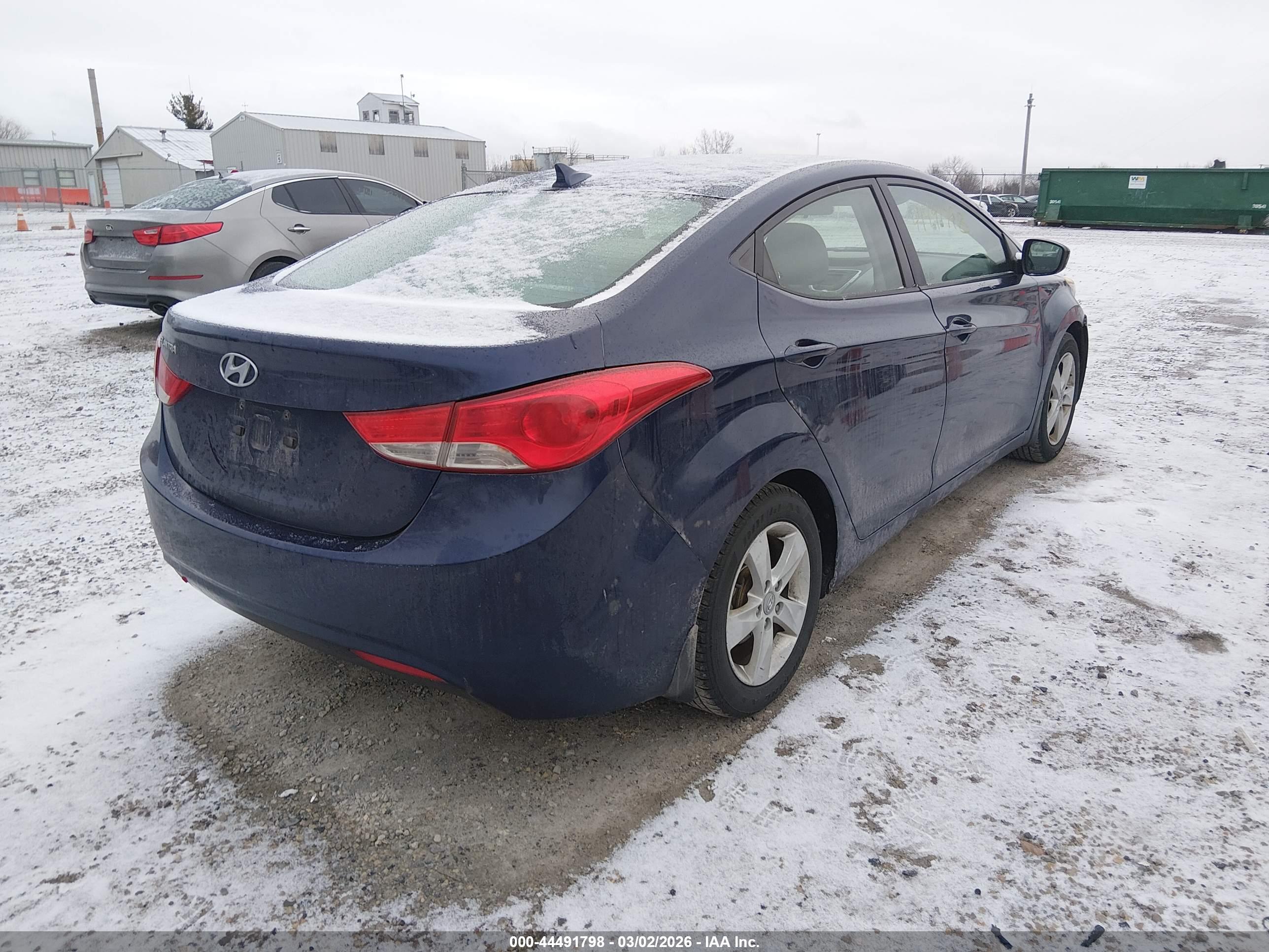 HYUNDAI ELANTRA image 4