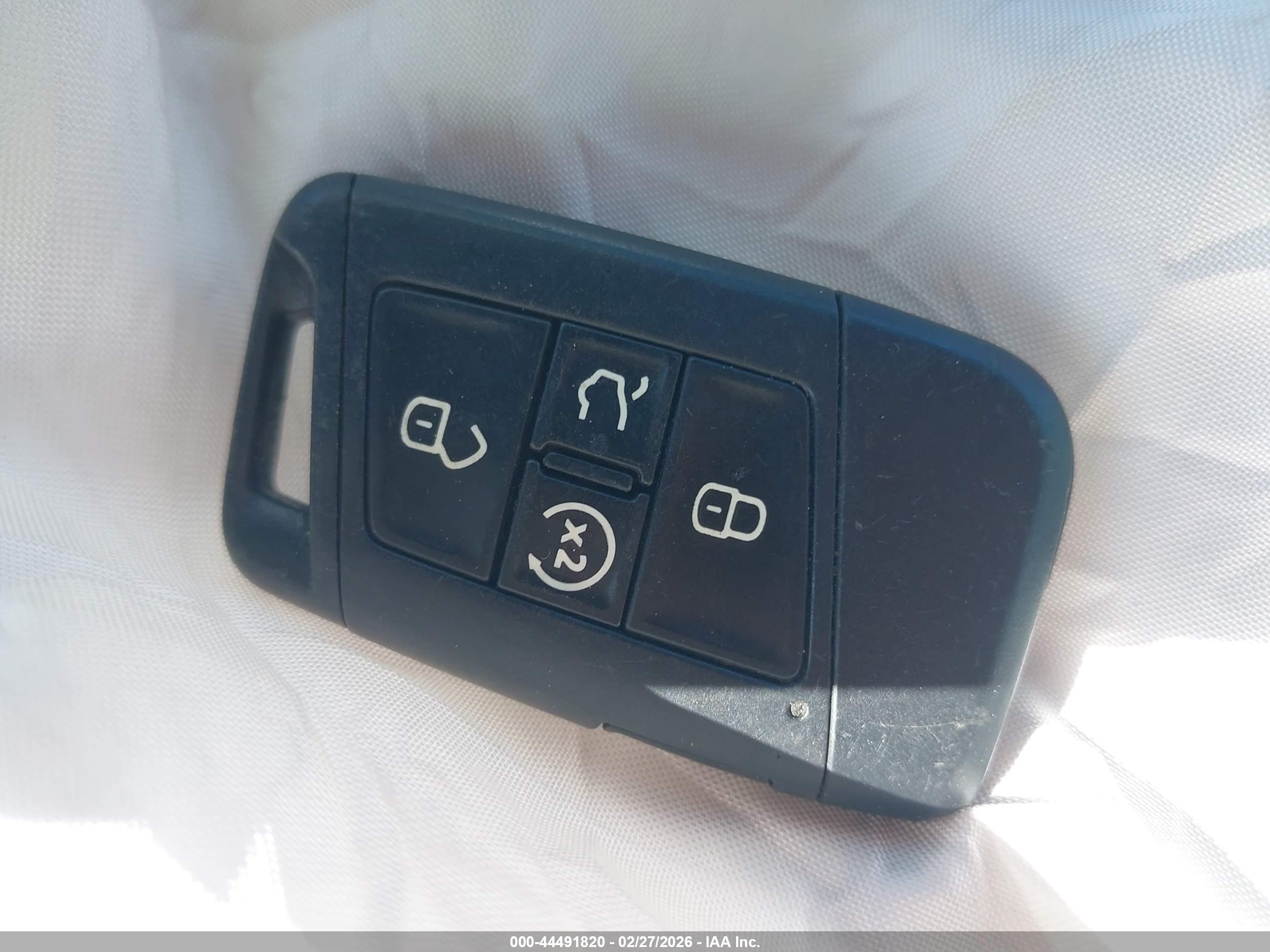 VOLKSWAGEN TIGUAN image 11