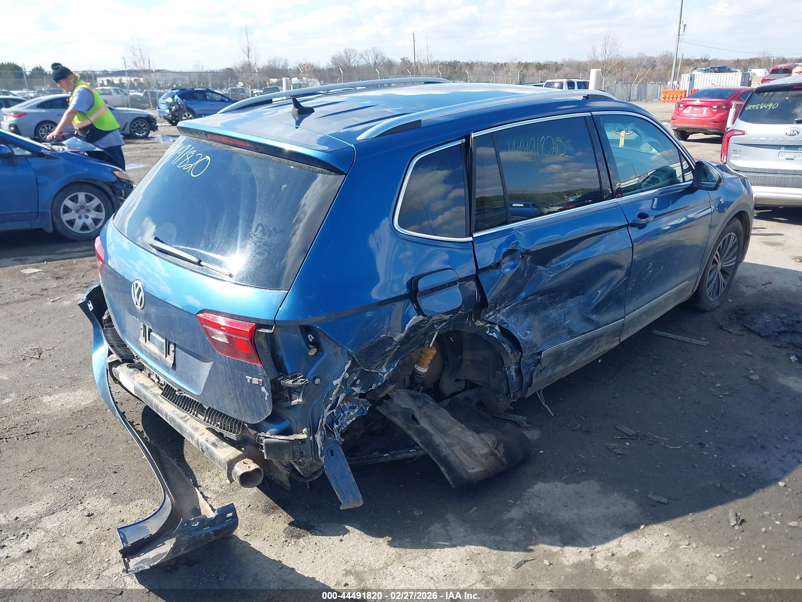 VOLKSWAGEN TIGUAN image 4