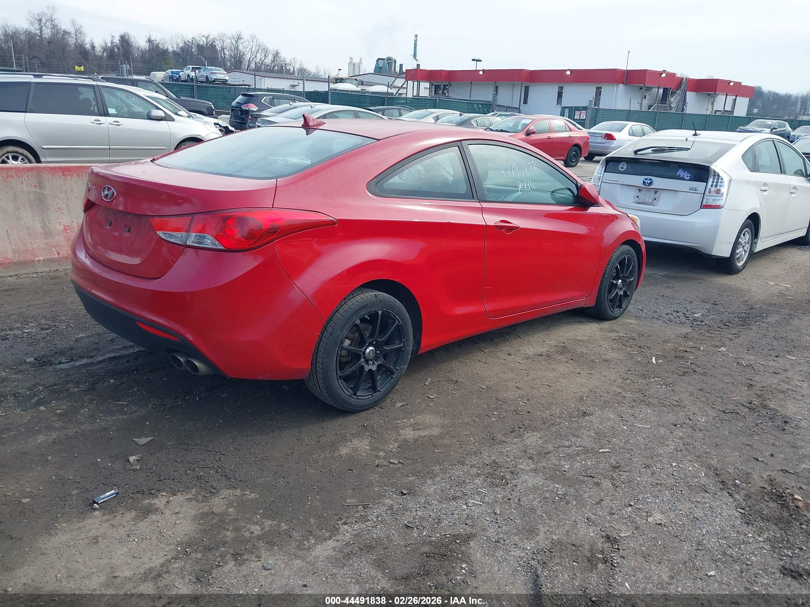 HYUNDAI ELANTRA image 4
