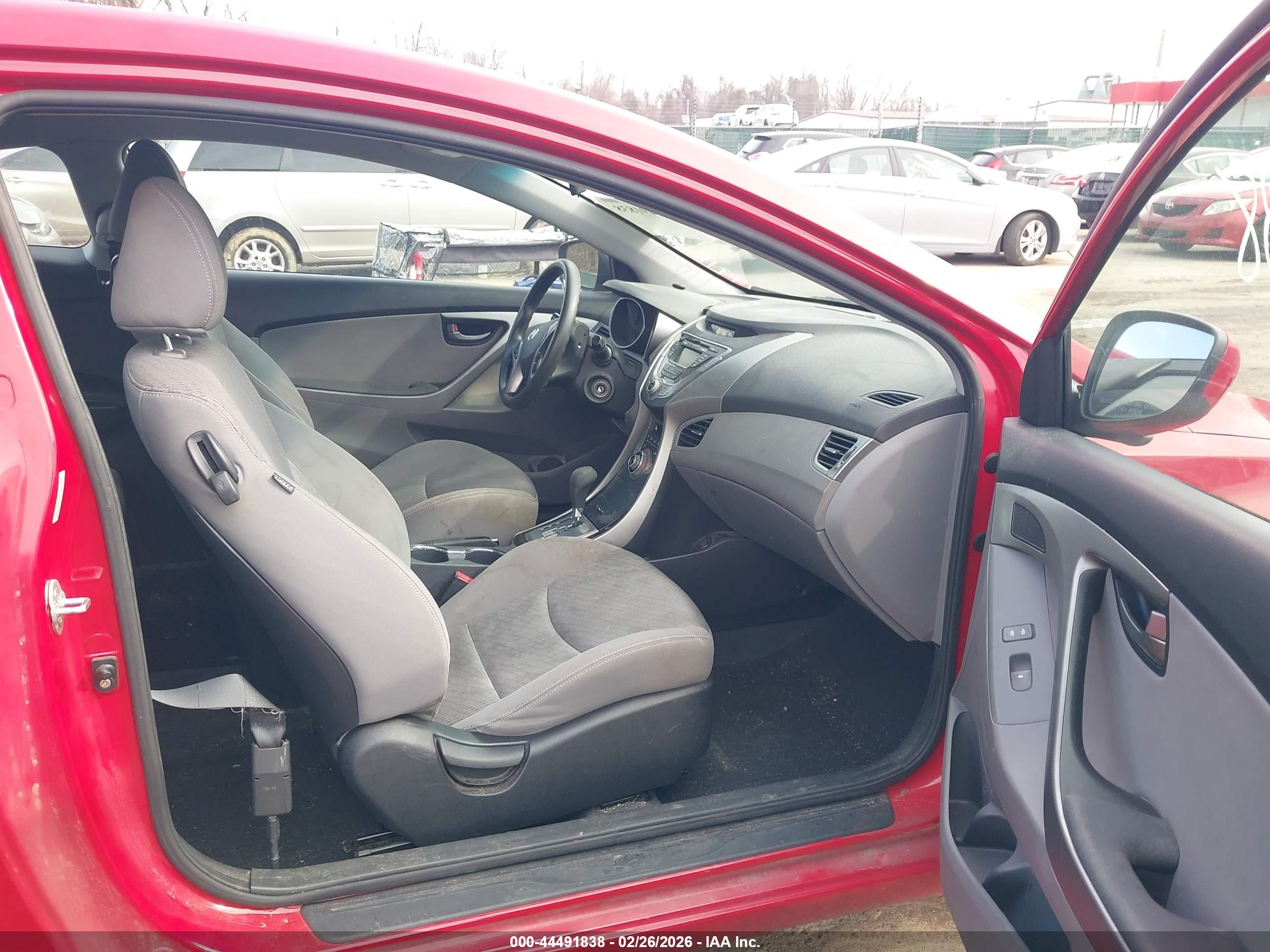 HYUNDAI ELANTRA image 5