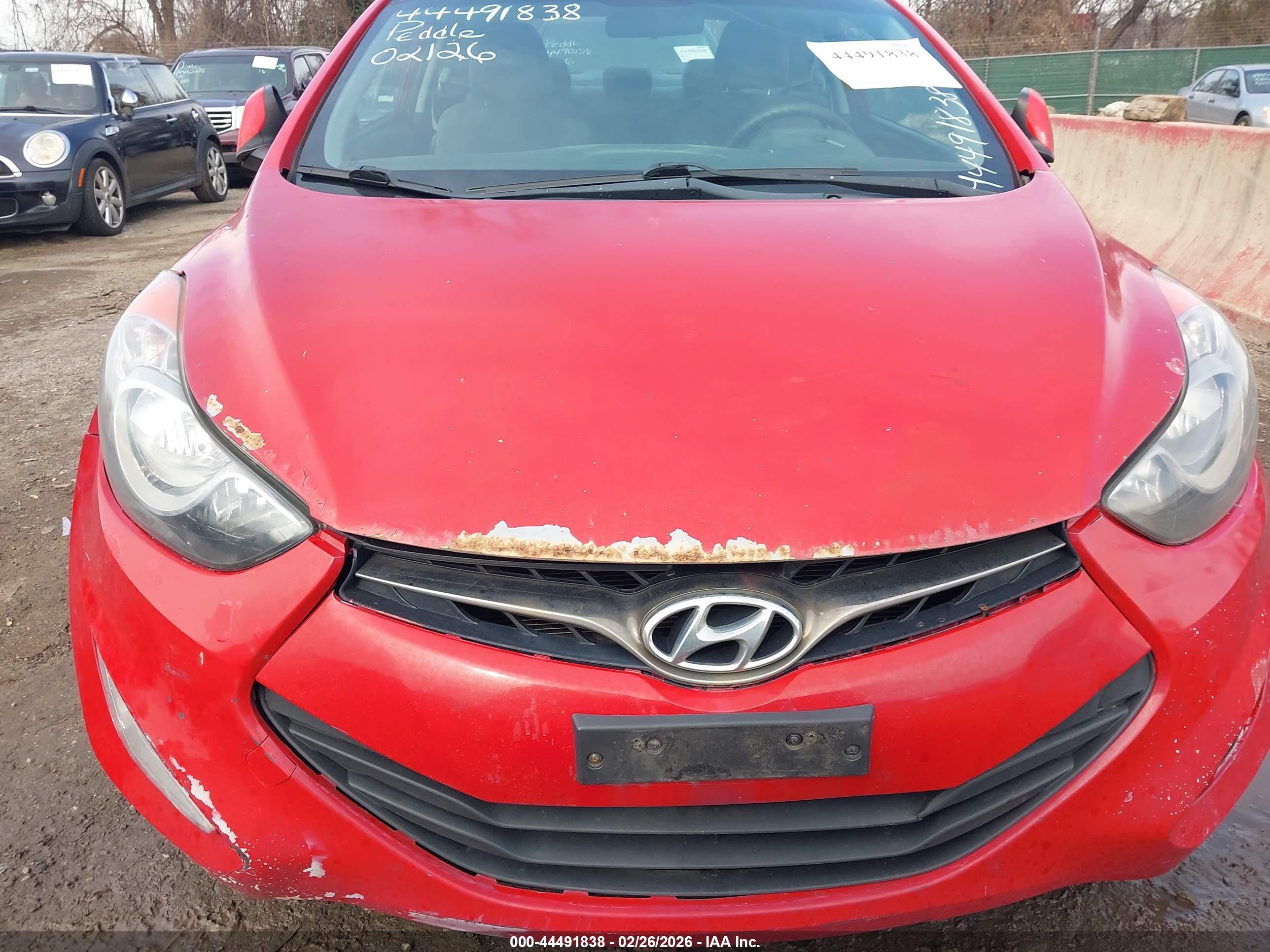 HYUNDAI ELANTRA image 6