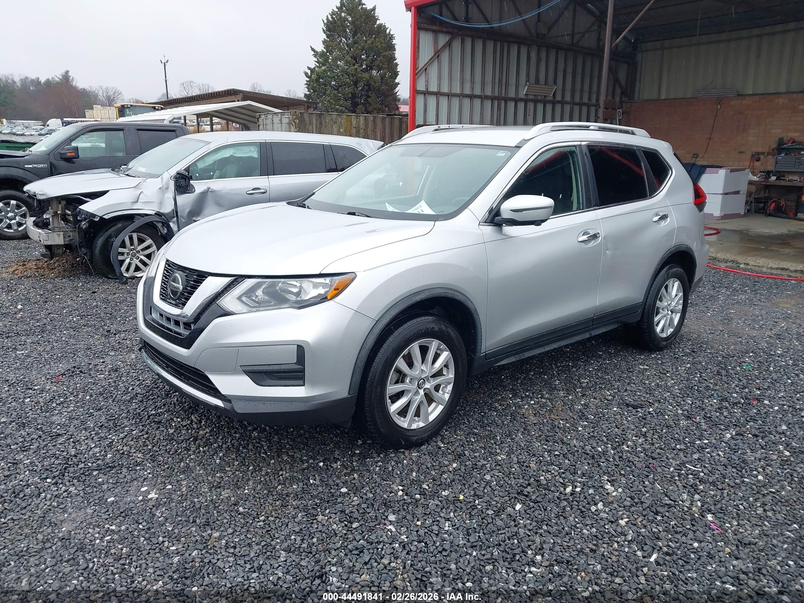 NISSAN ROGUE image 2